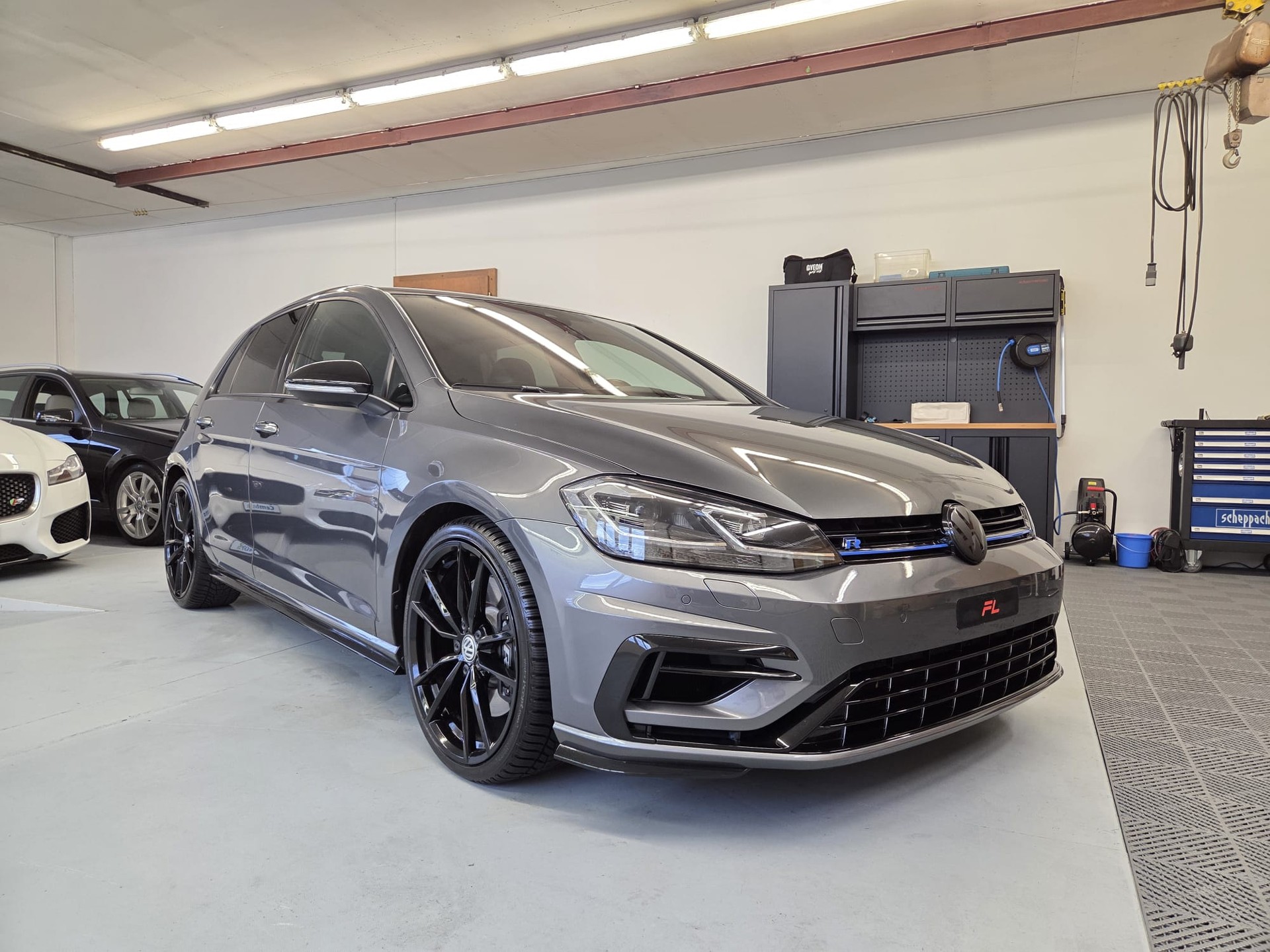 VW Golf 2.0 TSI R 4Motion DSG-image-6