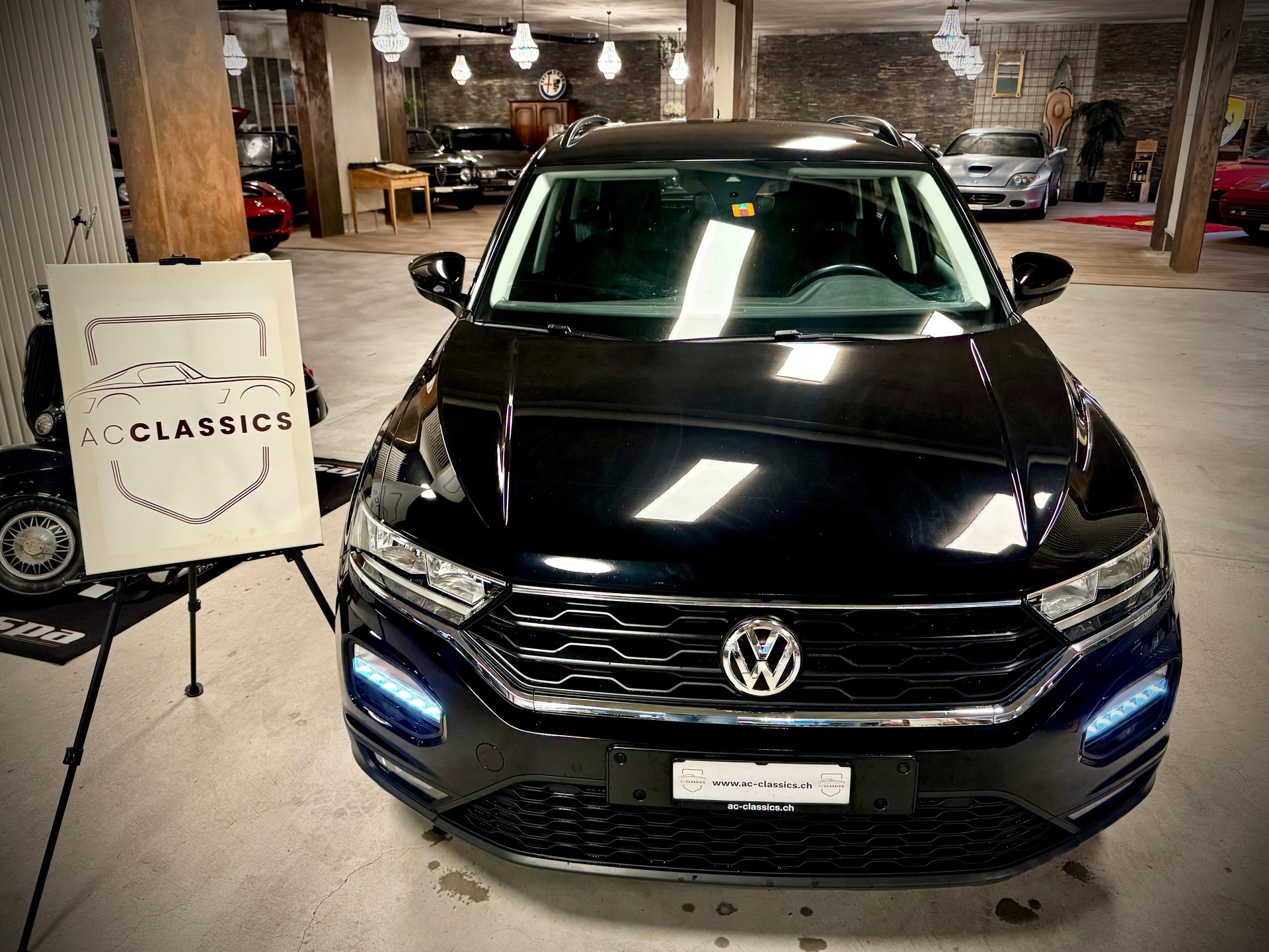 VW T-Roc 1.0 TSI Advance-image-1