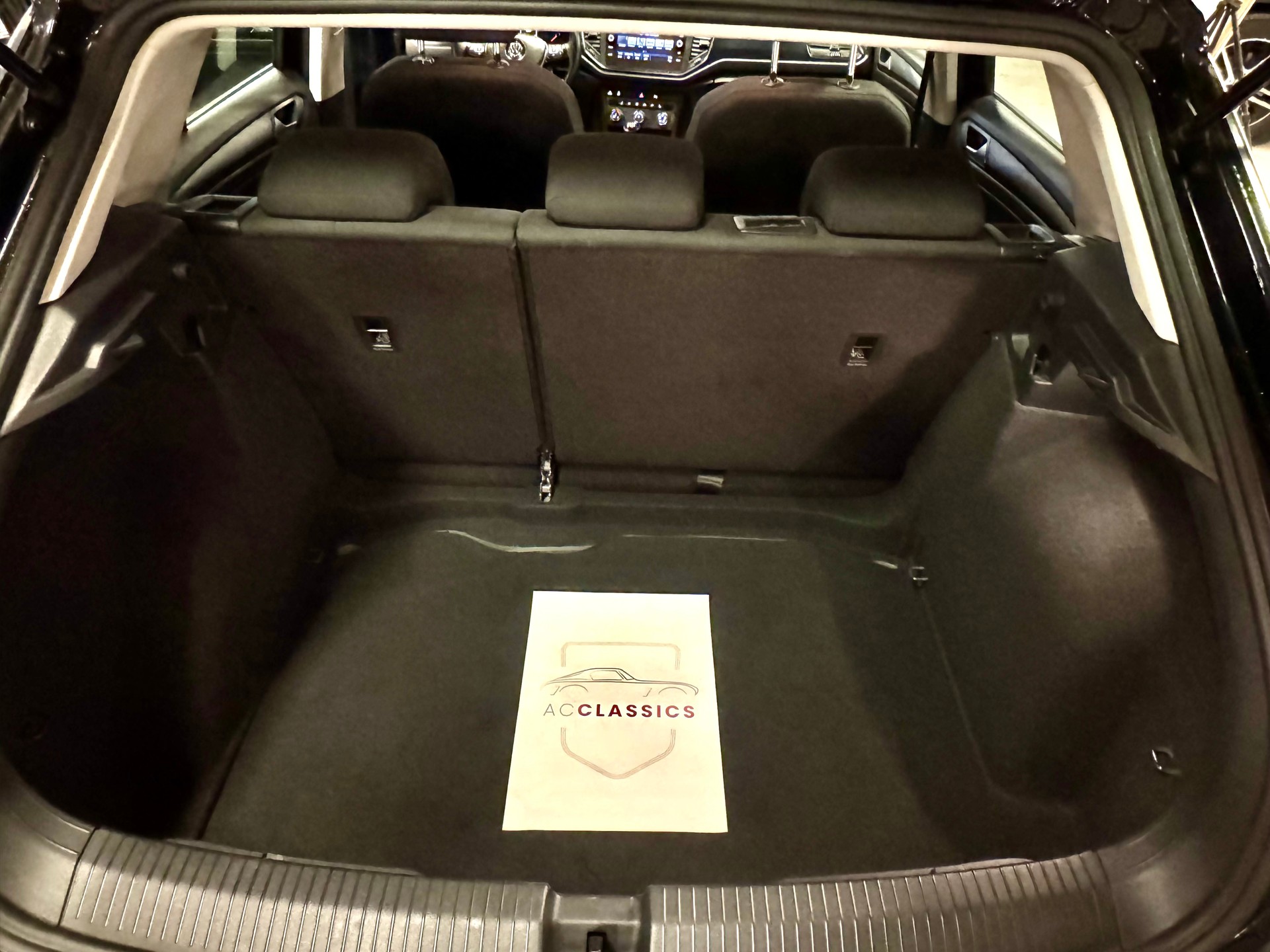 VW T-Roc 1.0 TSI Advance-image-17