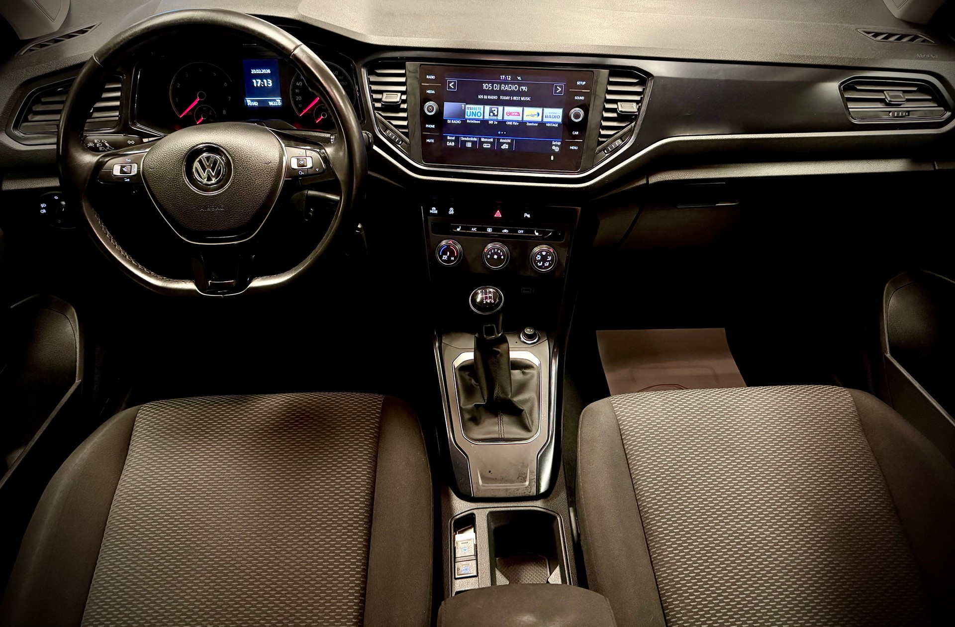 VW T-Roc 1.0 TSI Advance-image-19