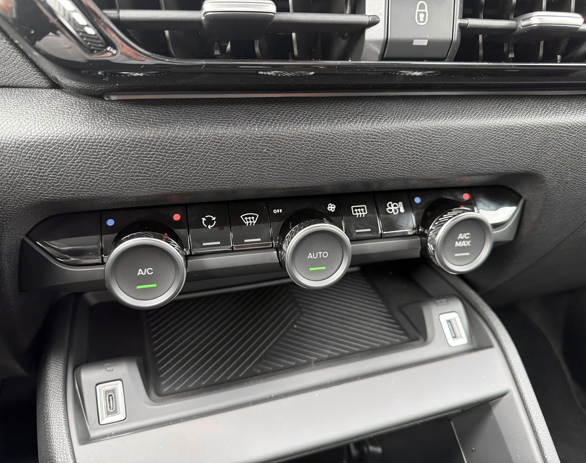 CITROEN C4 1.2 Hybrid You-image-15
