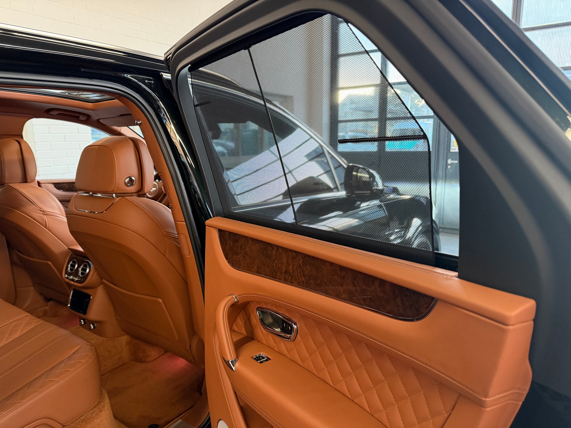BENTLEY Bentayga 435 PS V8 Diesel 4X4 * GREEN / GRÜN *-image-10