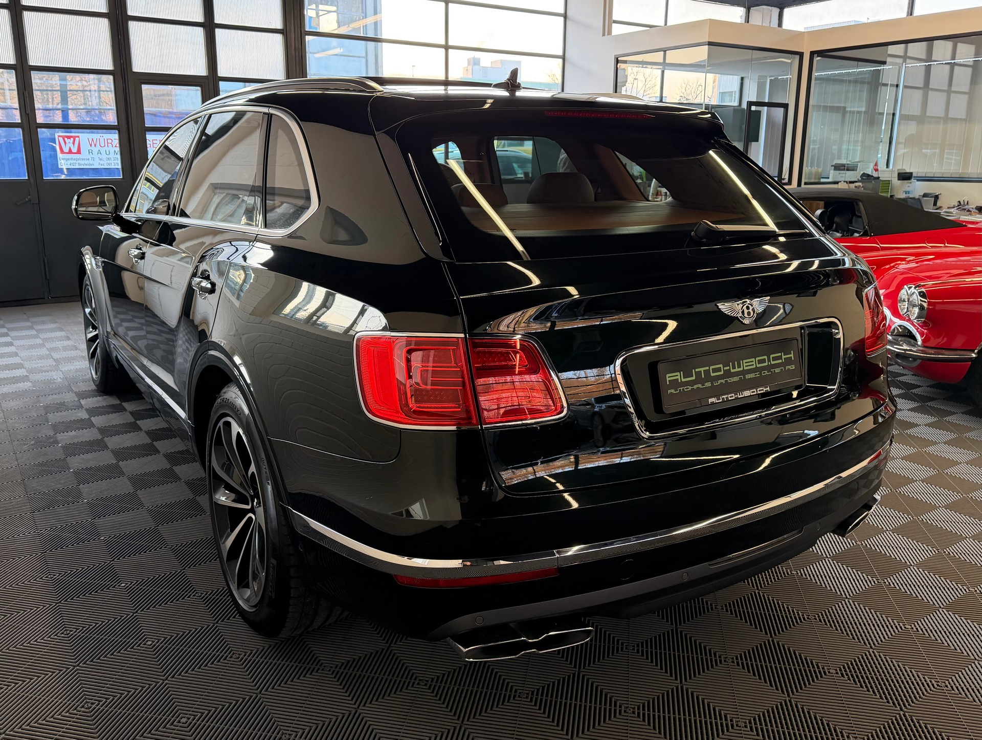BENTLEY Bentayga 435 PS V8 Diesel 4X4 * GREEN / GRÜN *-image-4