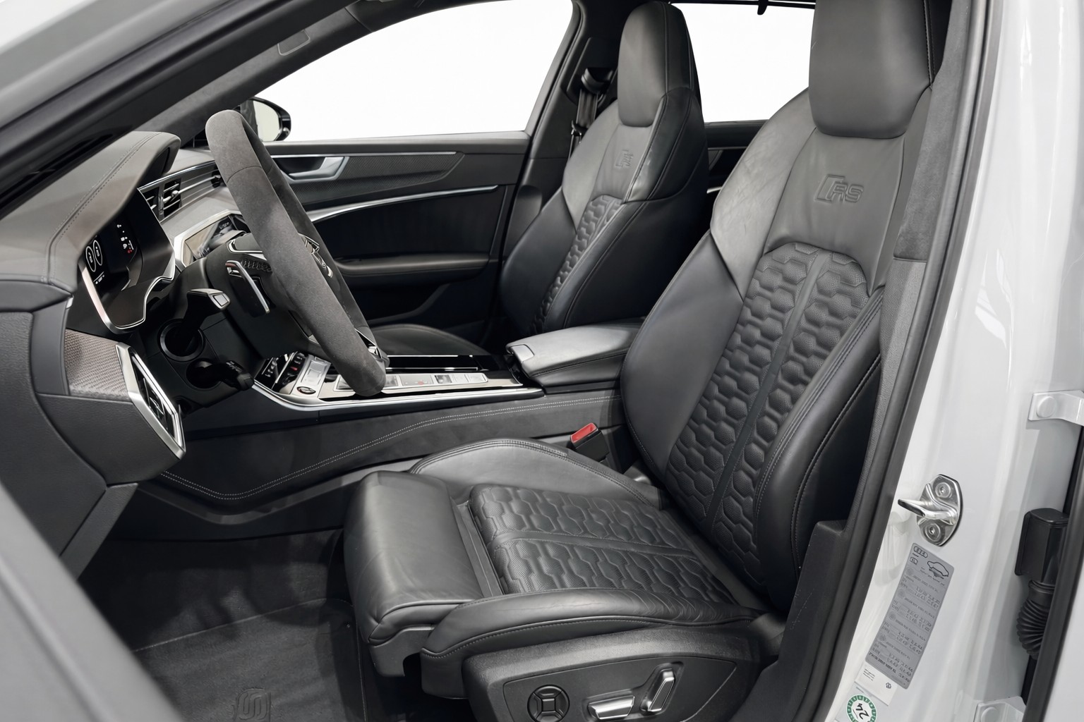 AUDI RS6 Avant 4.0 TFSI V8 quattro * Standheizung *-image-10