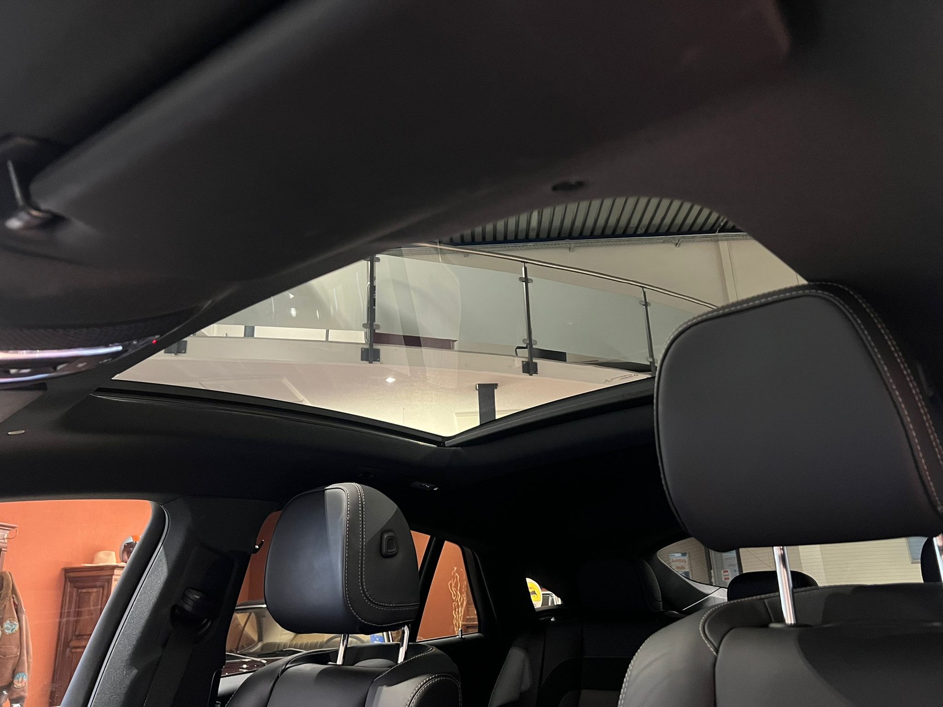 MERCEDES-BENZ GLE Coupé 53 AMG Premium Plus 4Matic+ Speedshift *Schweizer Fahrzeug*-image-8