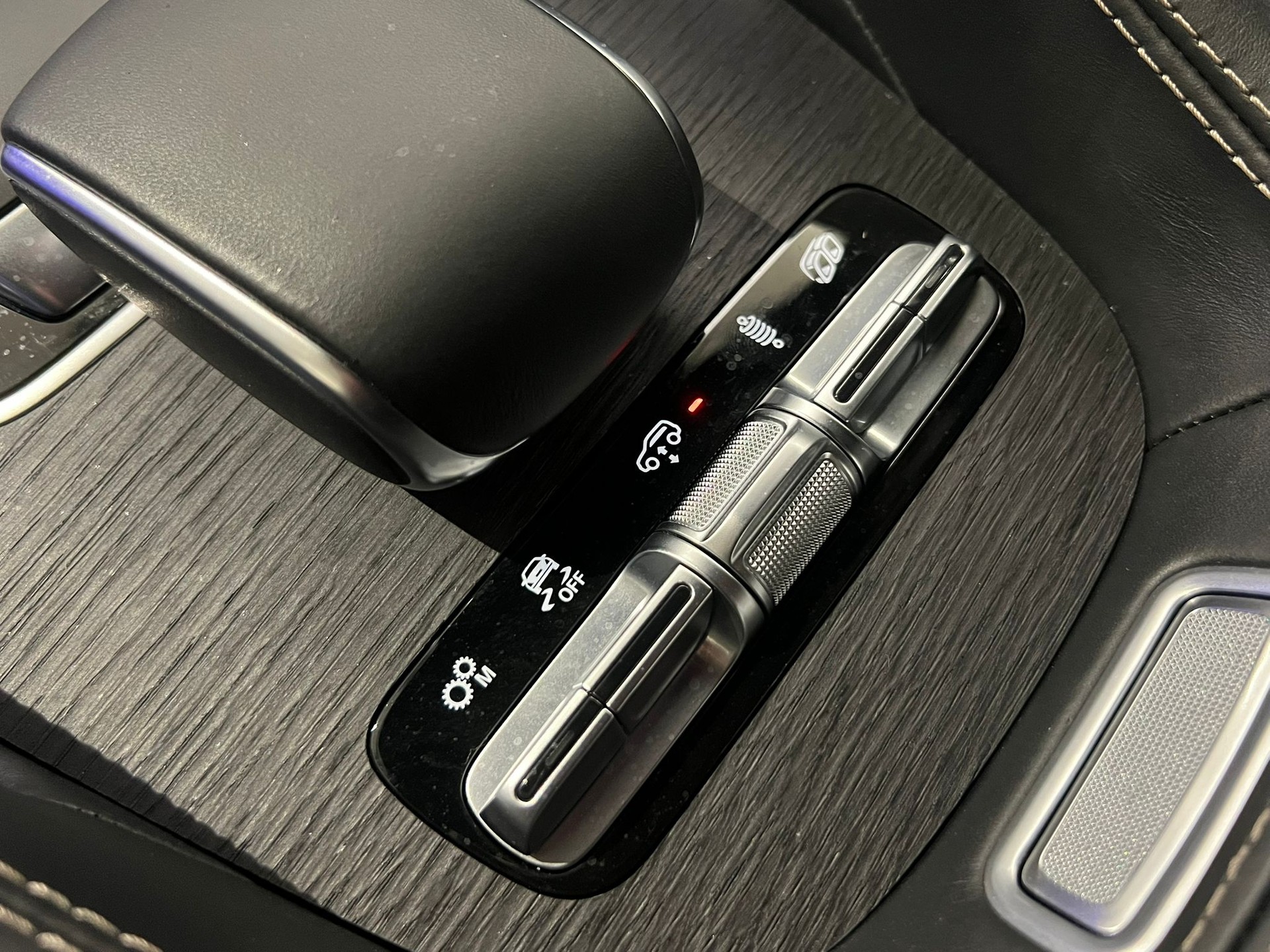 MERCEDES-BENZ GLE Coupé 53 AMG Premium Plus 4Matic+ Speedshift *Schweizer Fahrzeug*-image-11