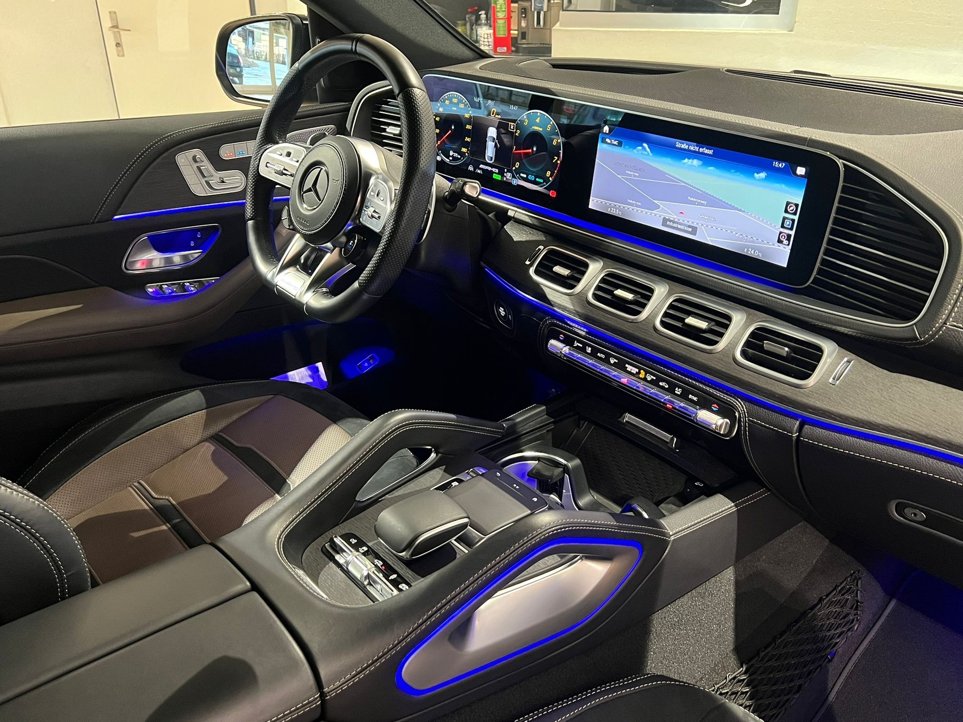 MERCEDES-BENZ GLE Coupé 53 AMG Premium Plus 4Matic+ Speedshift *Schweizer Fahrzeug*-image-7