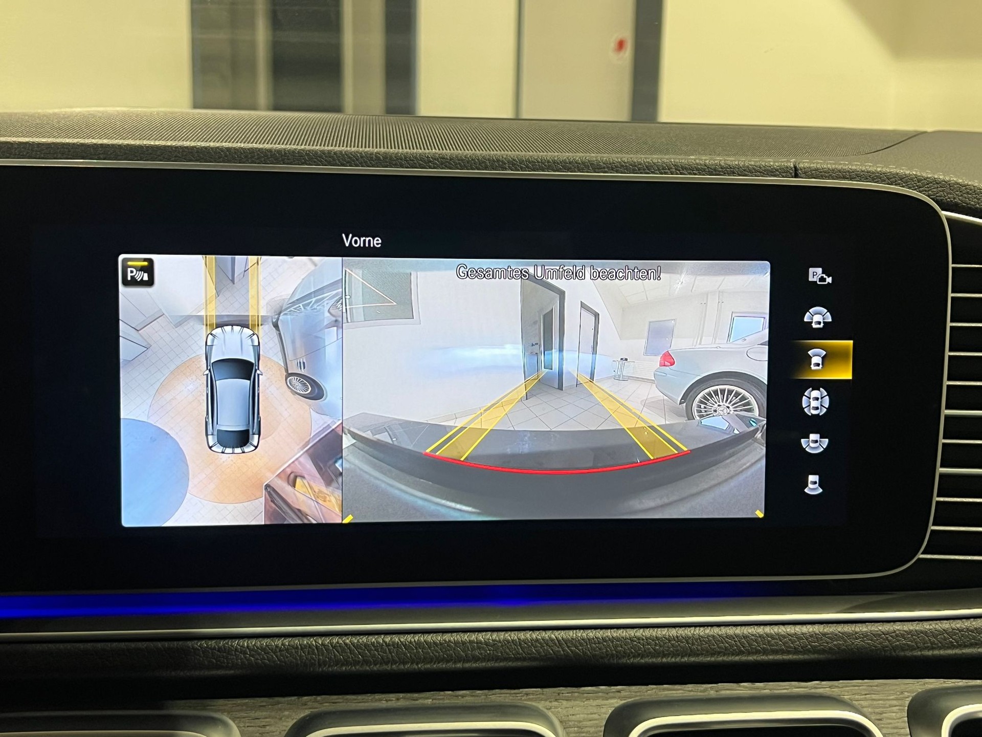 MERCEDES-BENZ GLE Coupé 53 AMG Premium Plus 4Matic+ Speedshift *Schweizer Fahrzeug*-image-10