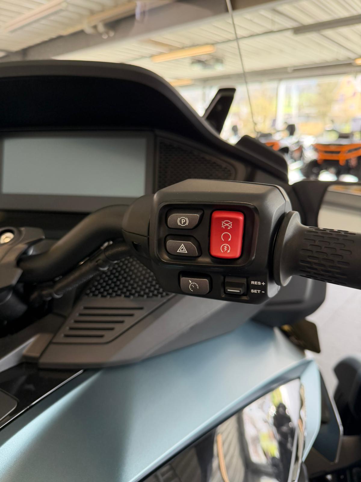 CAN-AM Spyder RT LTD-image-10
