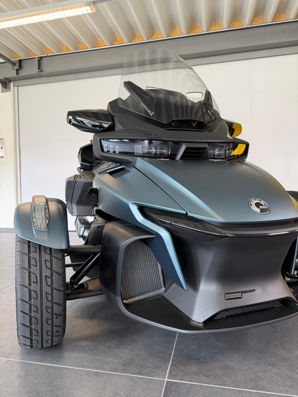 CAN-AM Spyder RT LTD-image-12