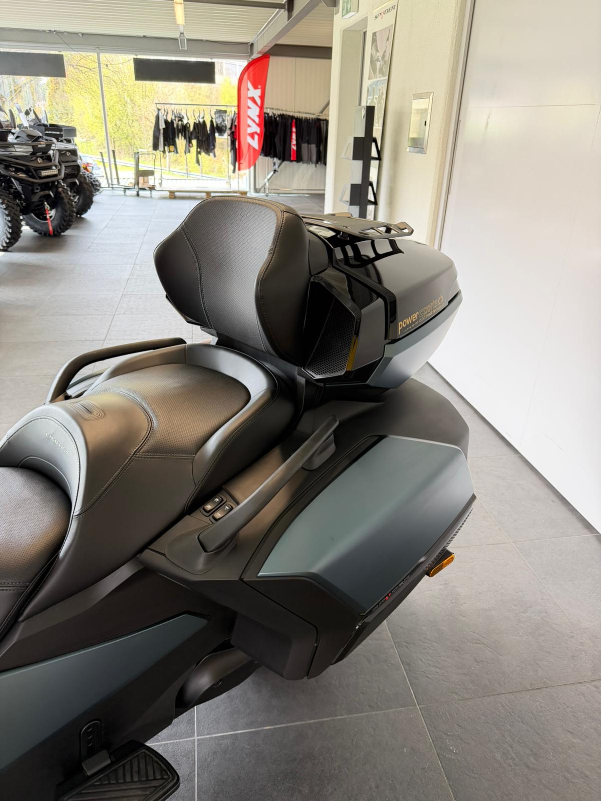 CAN-AM Spyder RT LTD-image-5