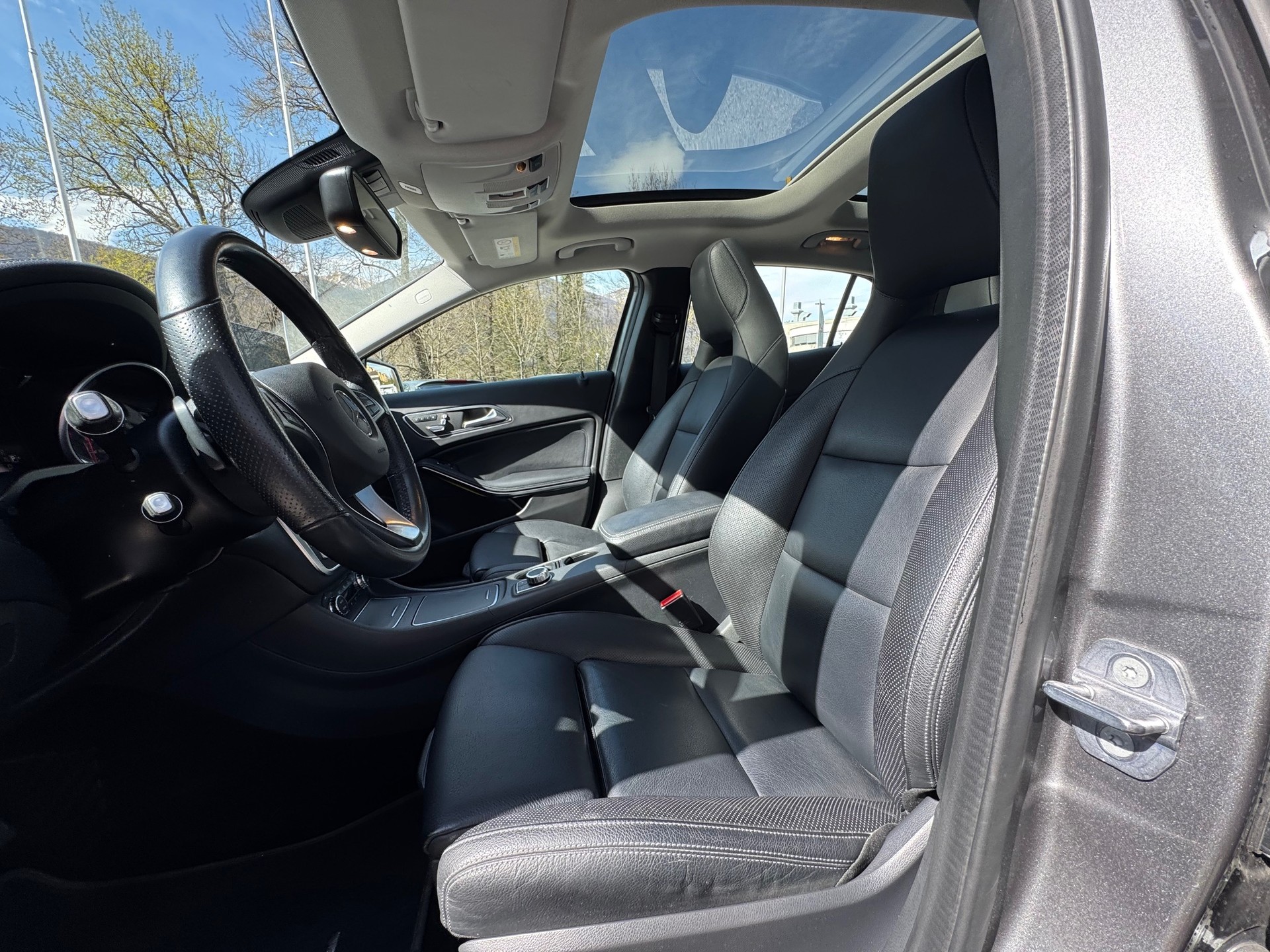 MERCEDES-BENZ GLA 220 d Style 4Matic 7G-DCT-image-9
