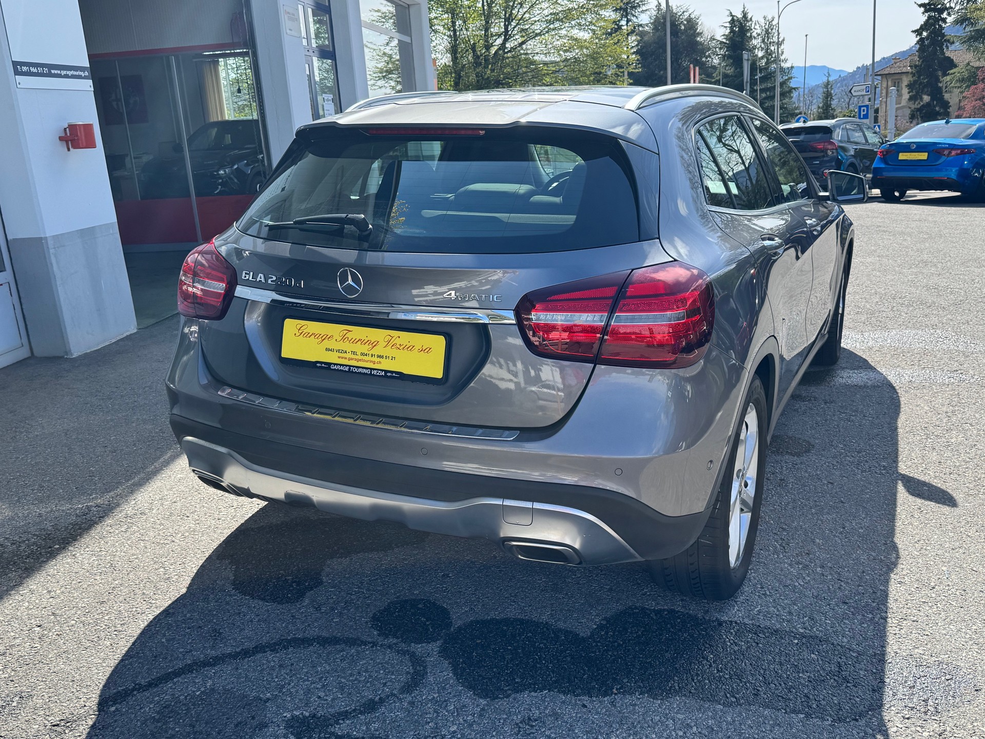 MERCEDES-BENZ GLA 220 d Style 4Matic 7G-DCT-showroom-element-2