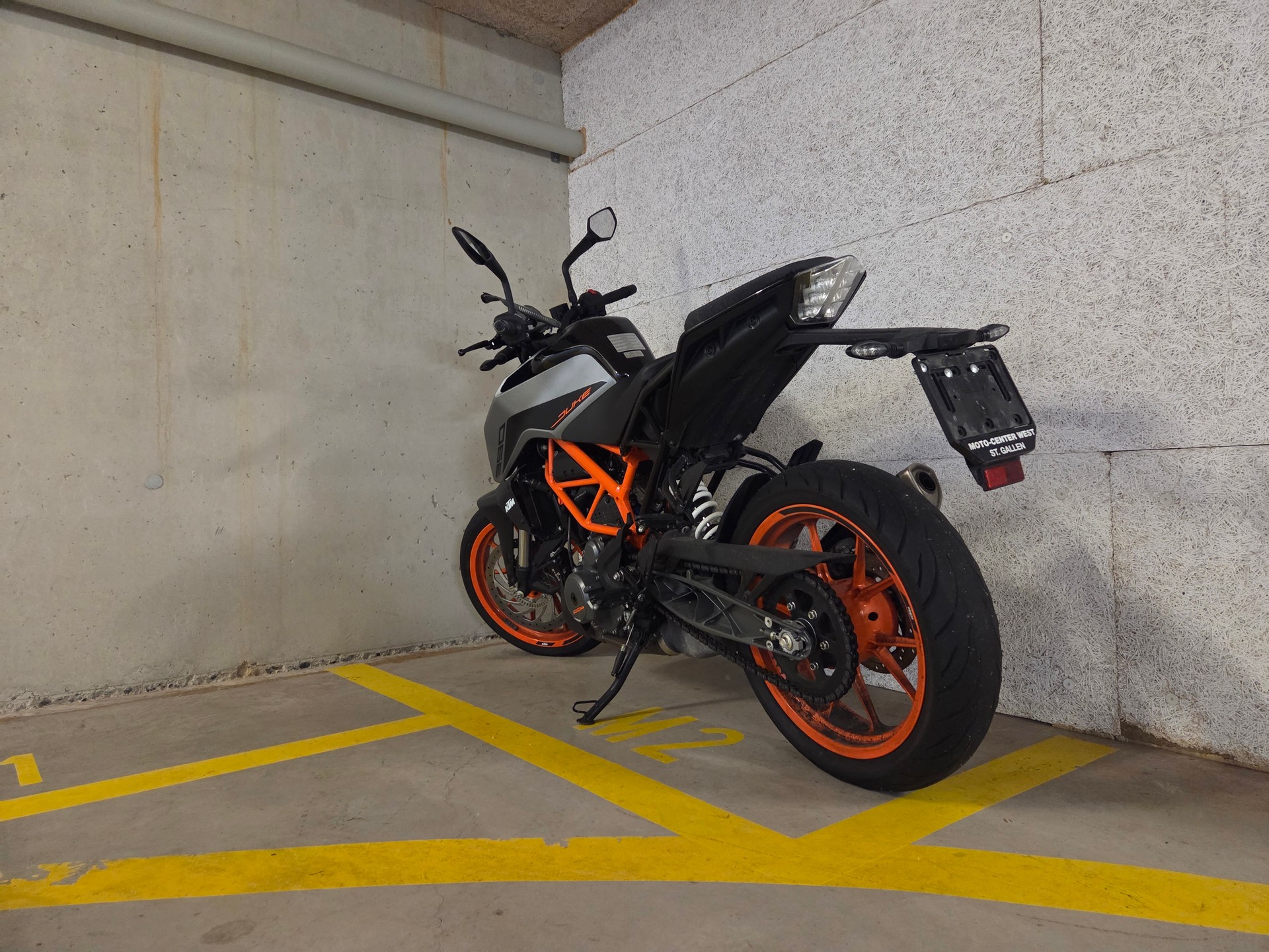 KTM 390 Duke-image-2