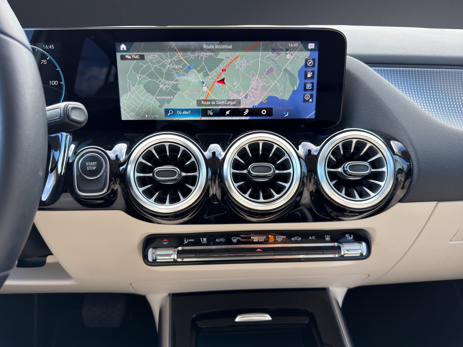 MERCEDES-BENZ EQA 250-image-8