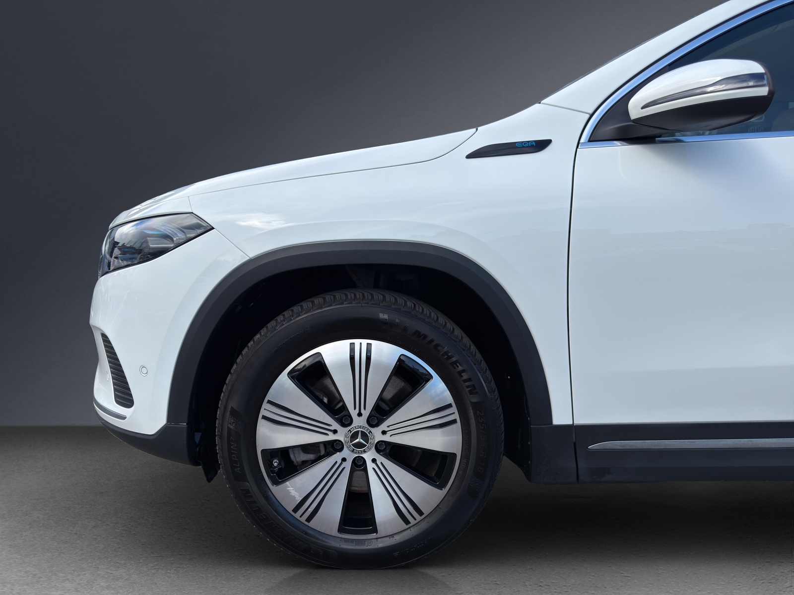 MERCEDES-BENZ EQA 250-image-9