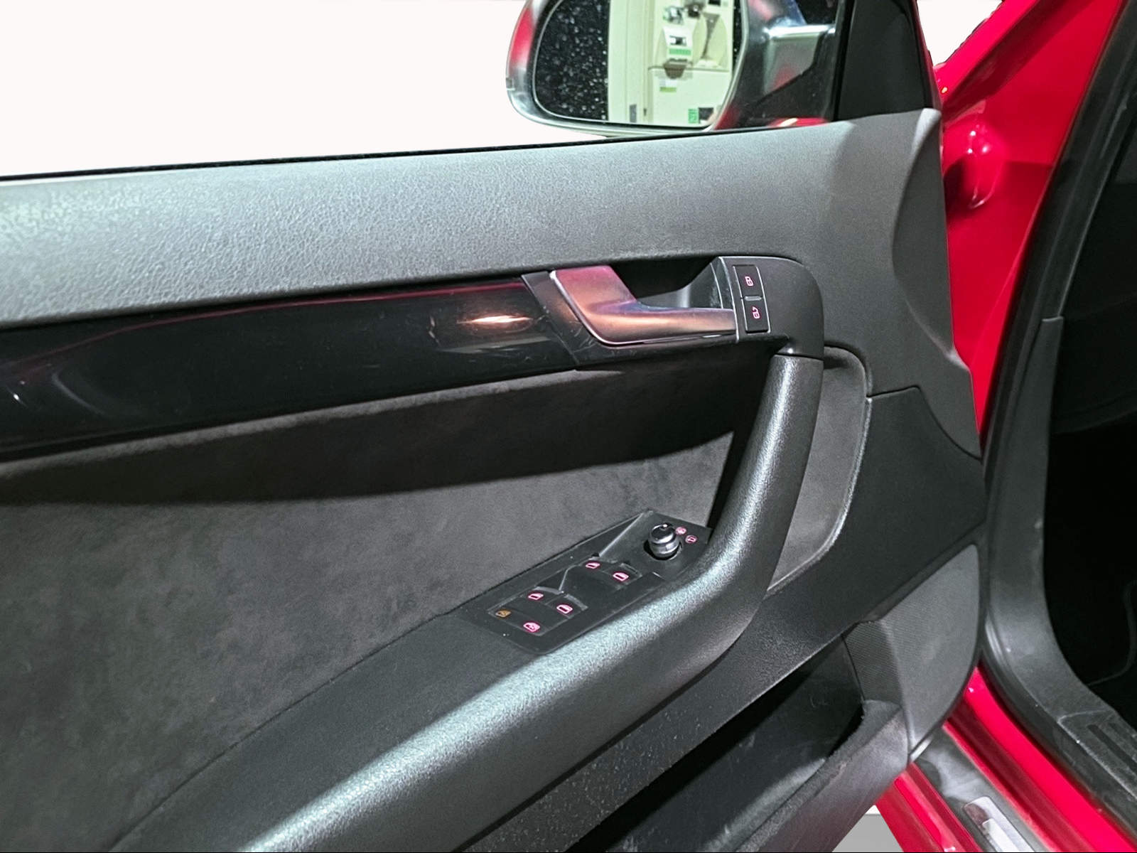 AUDI S3 Sportback 2.0 TFSI quattro-image-10