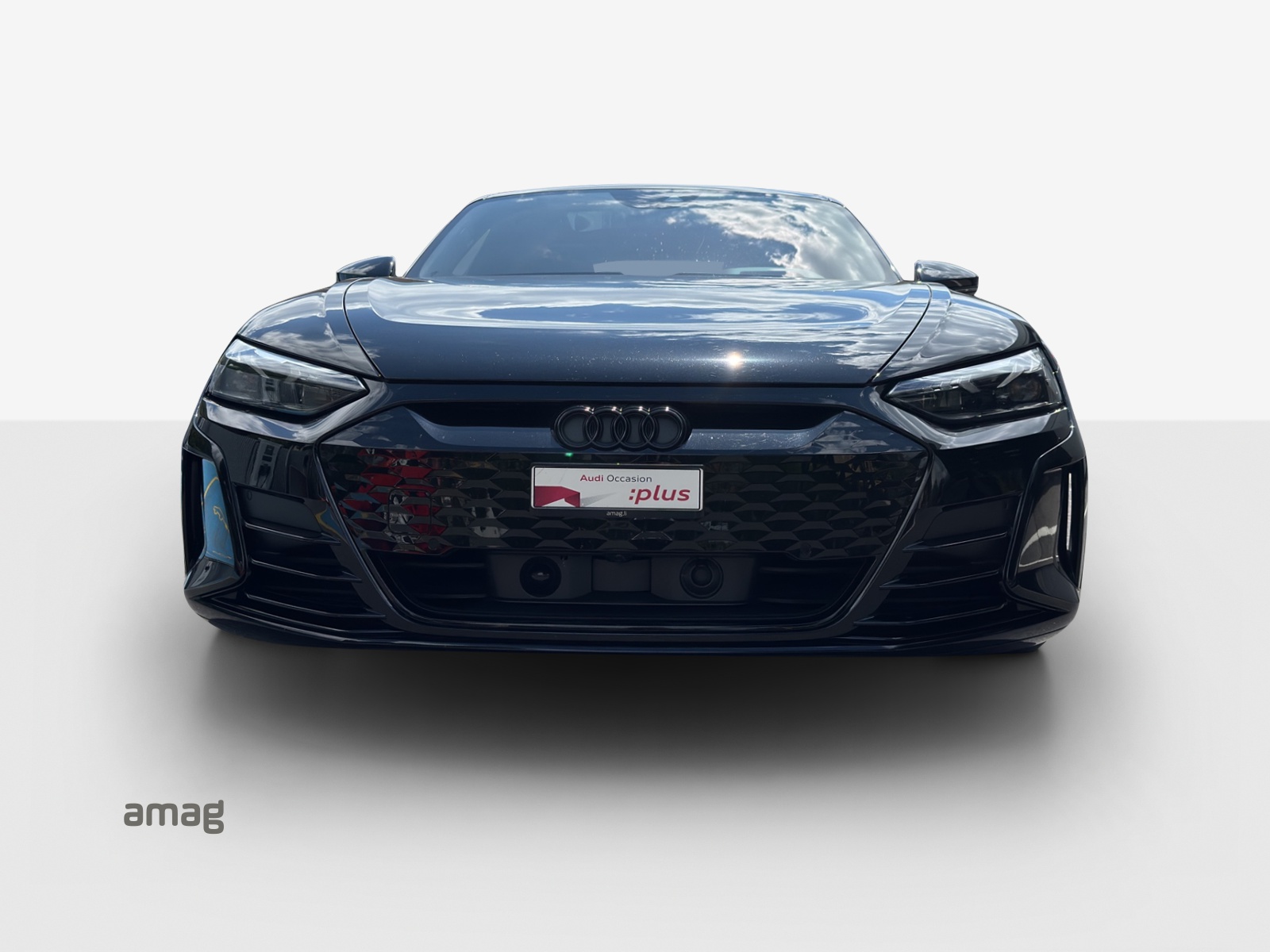 AUDI e-tron GT quattro-image-6