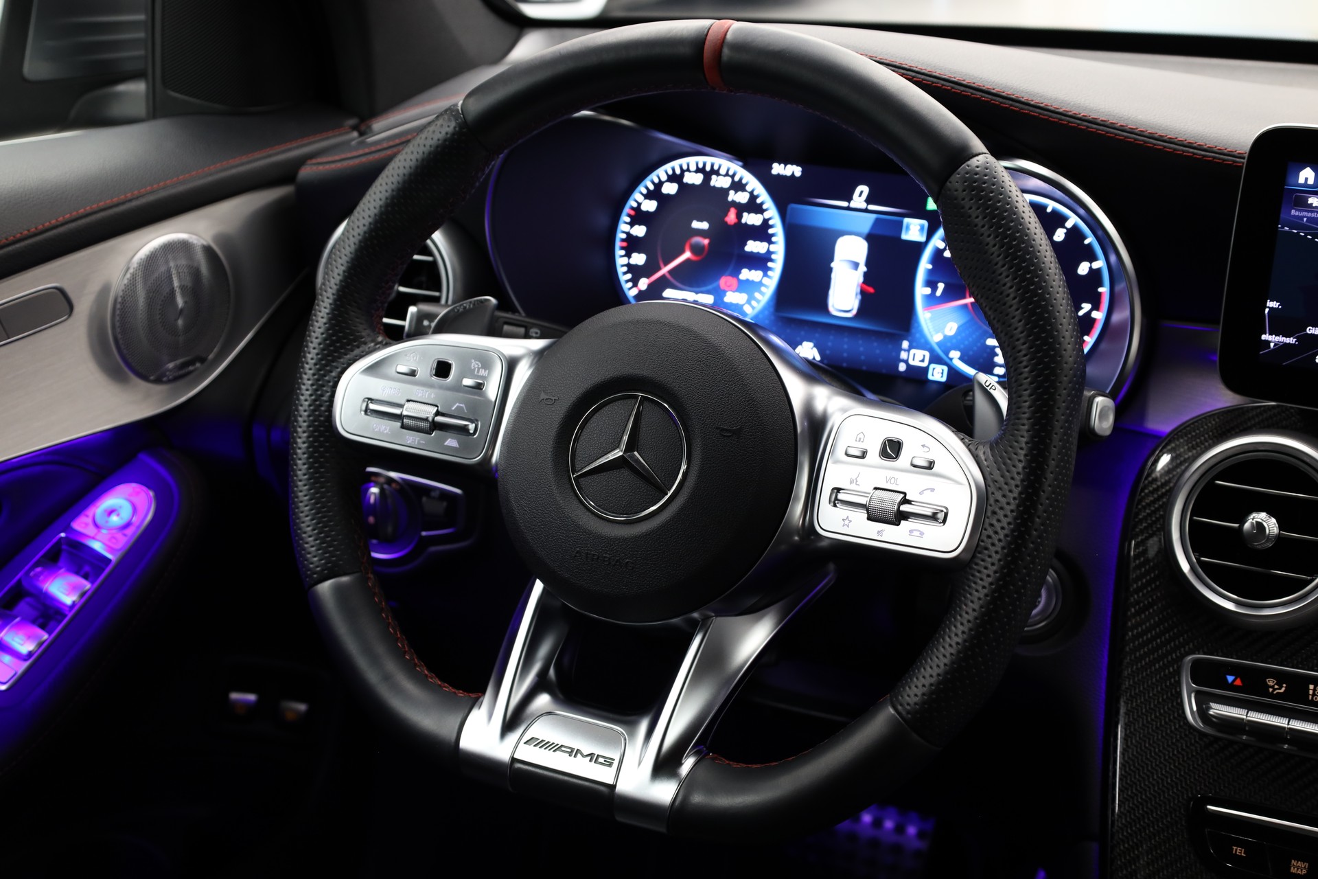 MERCEDES-BENZ GLC 43 AMG 4m-image-17