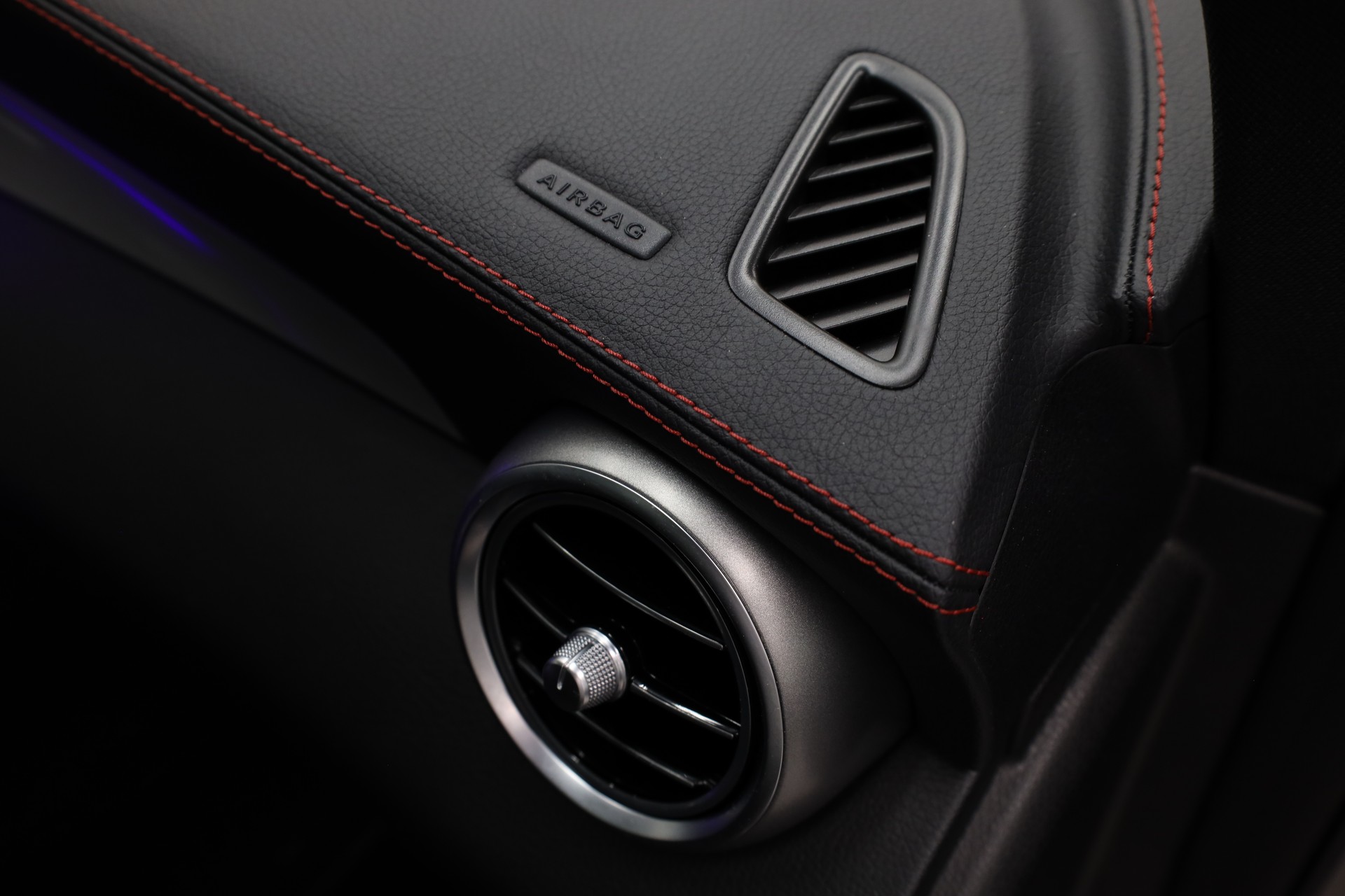 MERCEDES-BENZ GLC 43 AMG 4m-image-23
