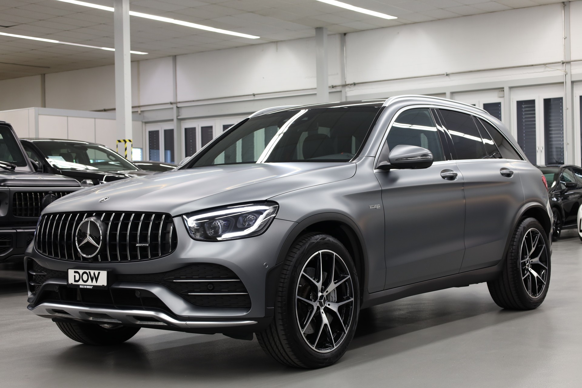 MERCEDES-BENZ GLC 43 AMG 4m-showroom-element-2