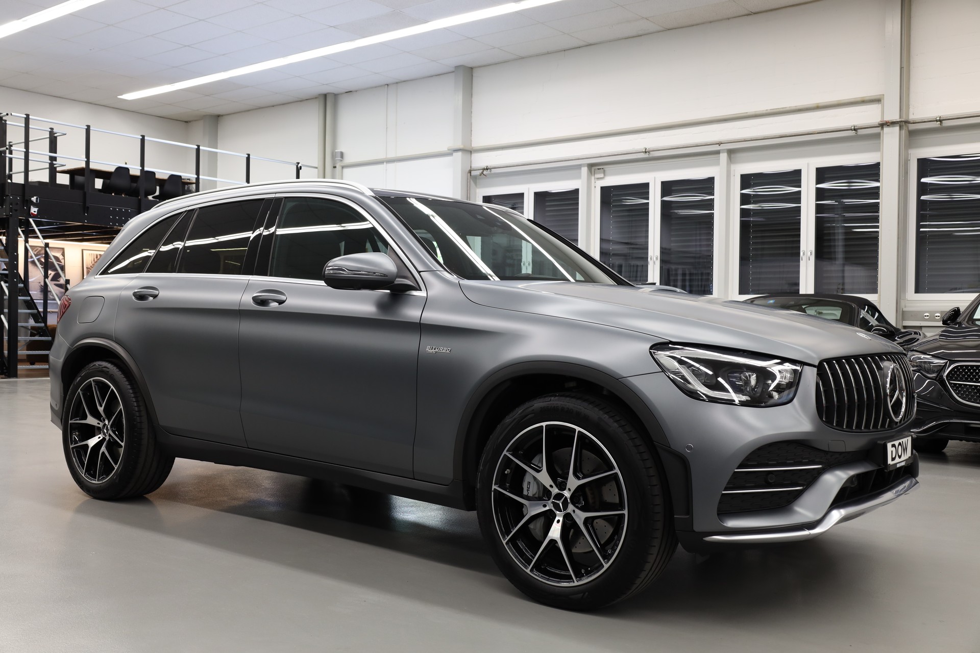MERCEDES-BENZ GLC 43 AMG 4m-showroom-element-1