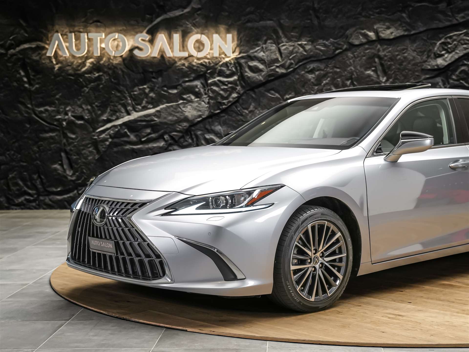 LEXUS ES 300h Excellence *Panorama*Lenkradheizung*El. Sitze*-image-14