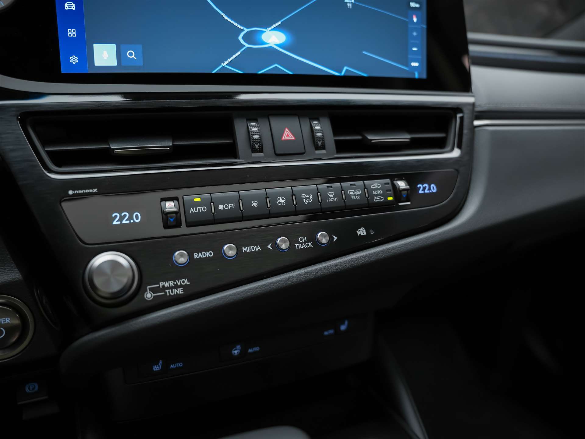 LEXUS ES 300h Excellence *Panorama*Lenkradheizung*El. Sitze*-image-24
