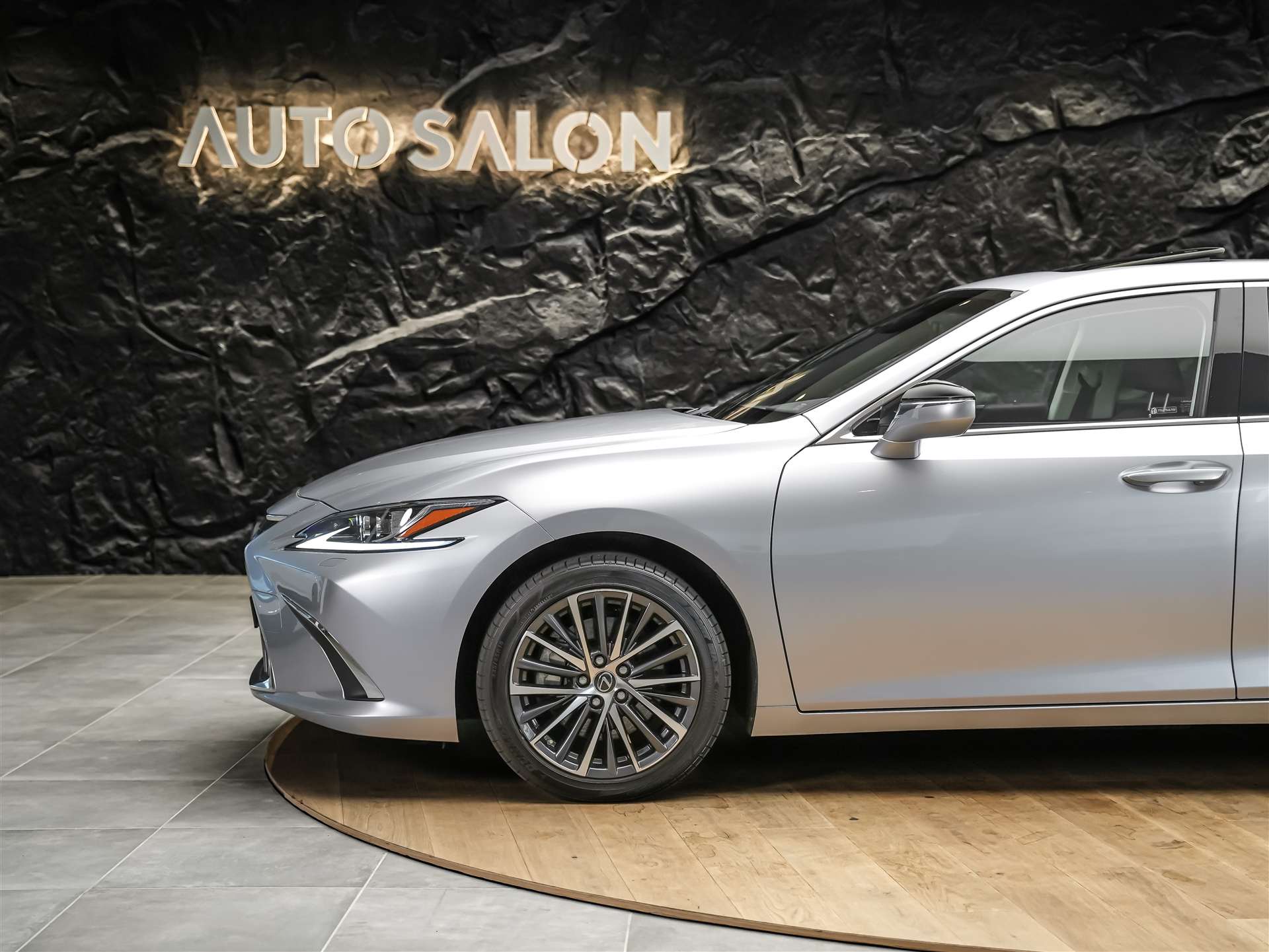 LEXUS ES 300h Excellence *Panorama*Lenkradheizung*El. Sitze*-image-15