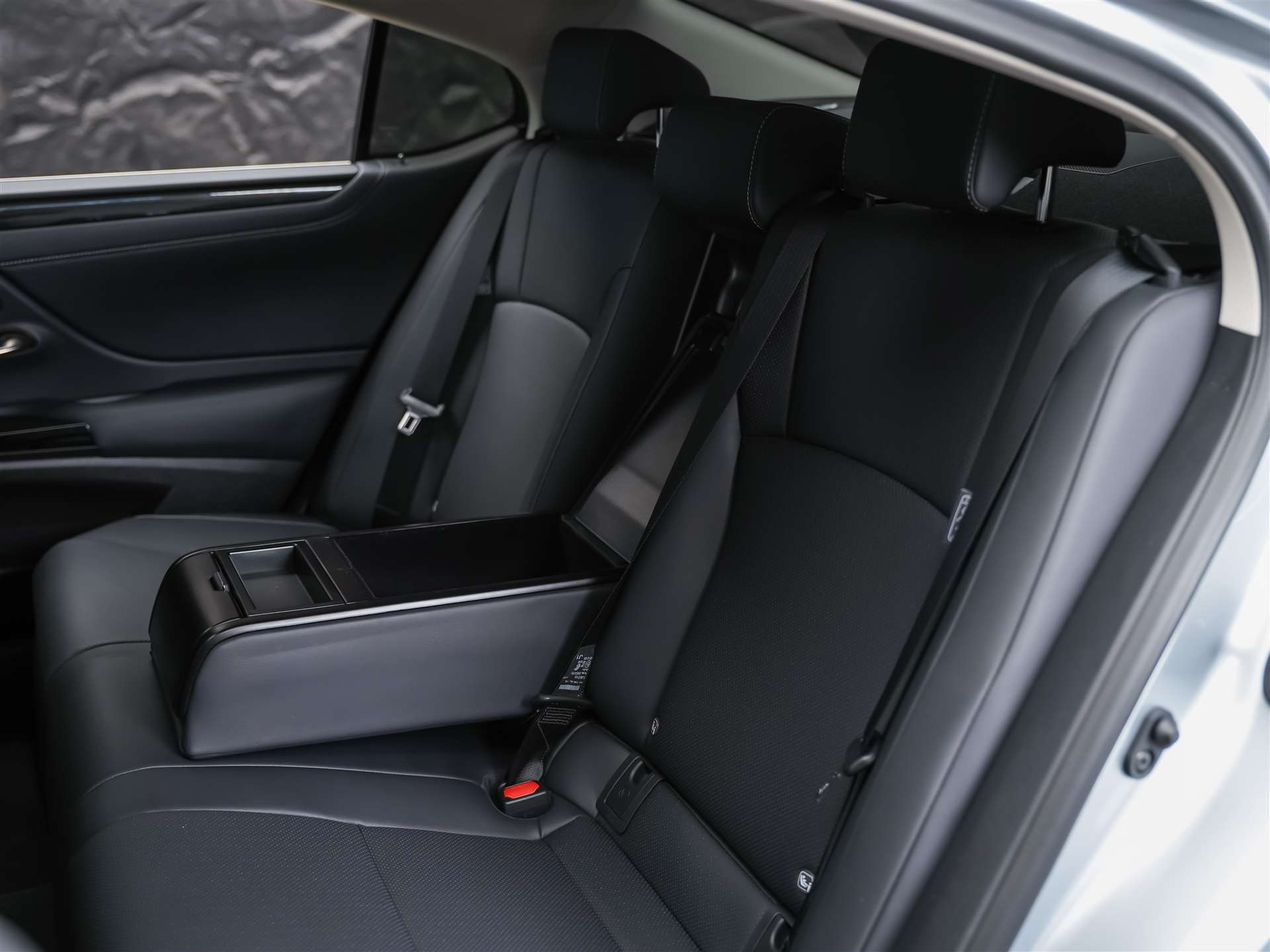 LEXUS ES 300h Excellence *Panorama*Lenkradheizung*El. Sitze*-image-13