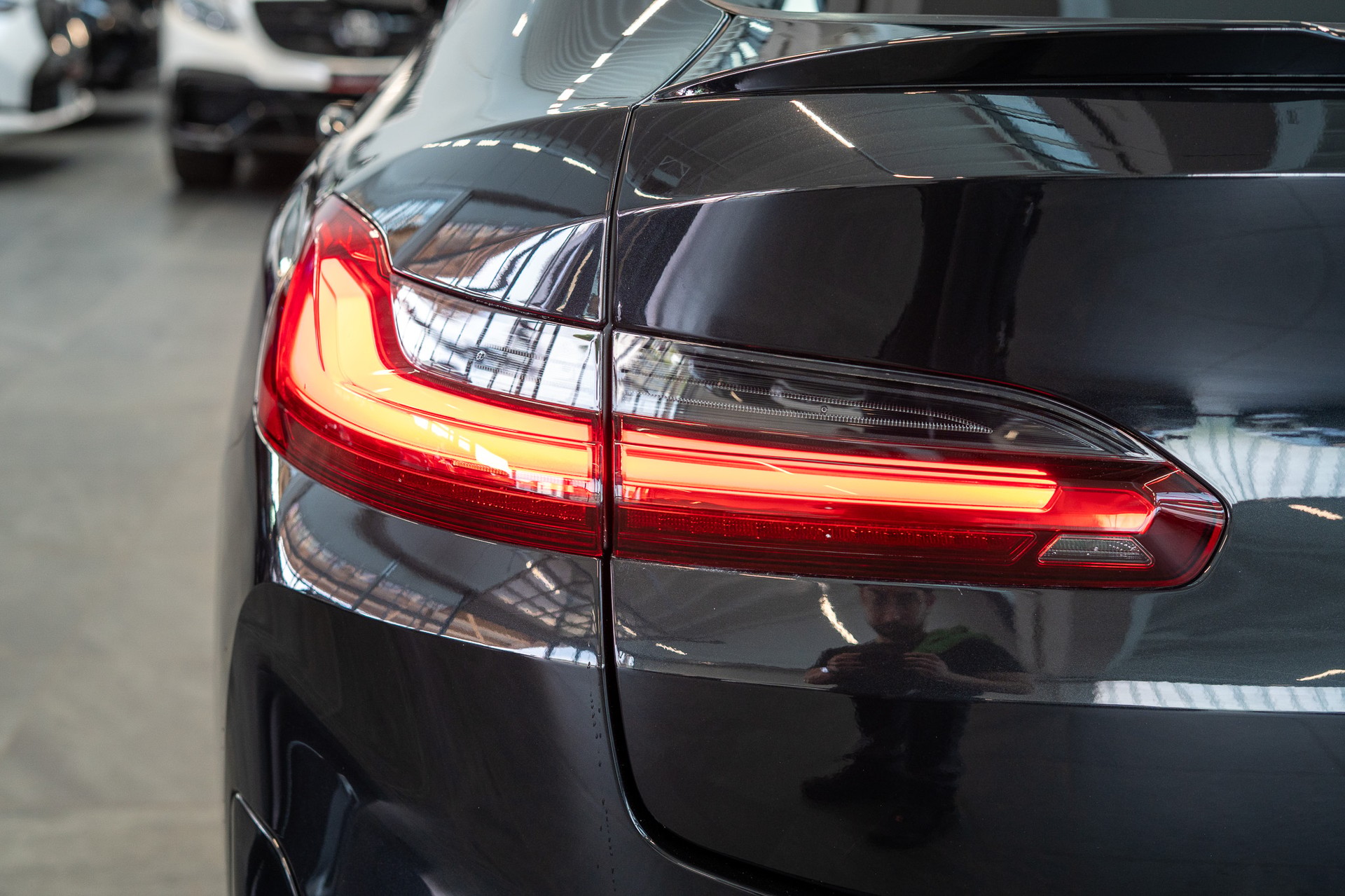 BMW X4 M Competition / Head-Up Display / Harman Kardon / 360° Kamera-image-17