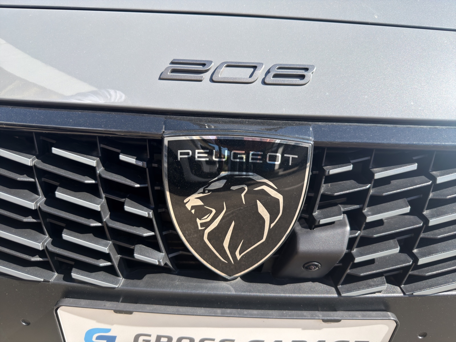 PEUGEOT 208 NEW 1.2 Hybrid 145 GT-image-14