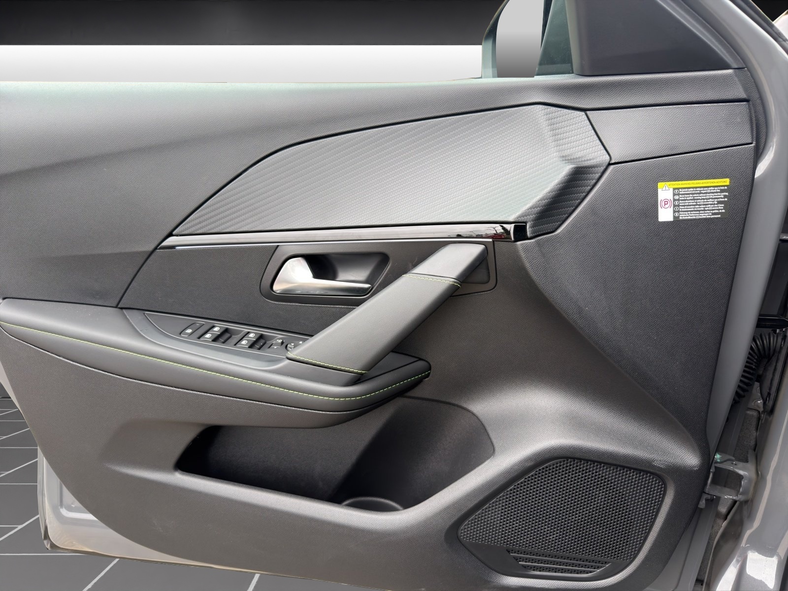 PEUGEOT 208 NEW 1.2 Hybrid 145 GT-image-11