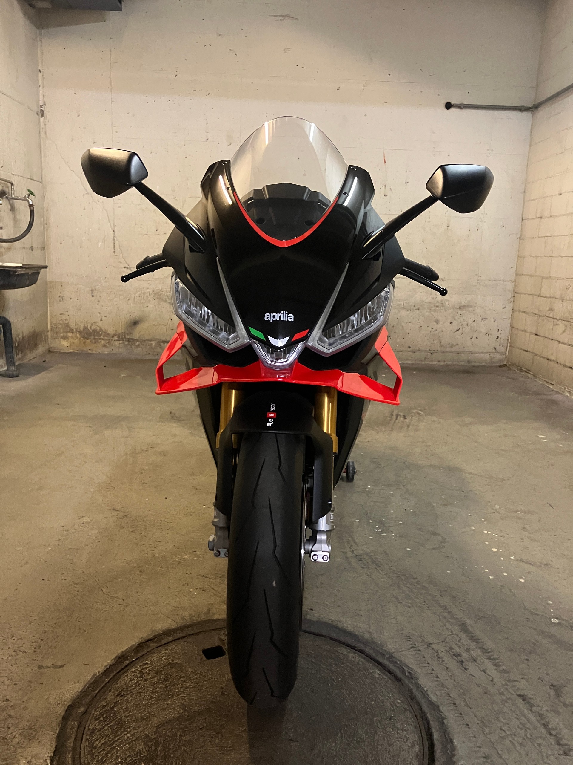 APRILIA RSV4 1100 E5+ Factory-image-0