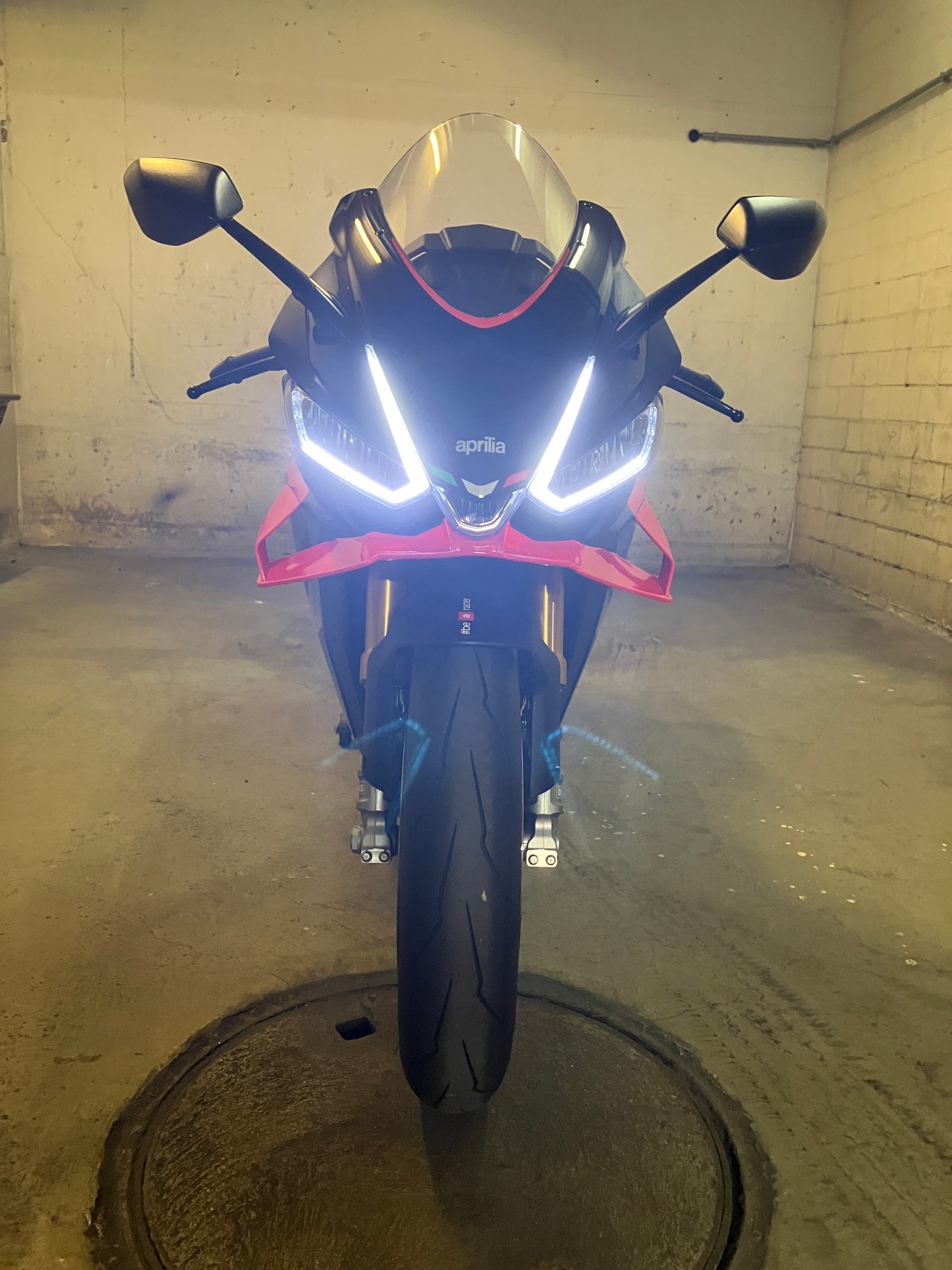 APRILIA RSV4 1100 E5+ Factory-image-4