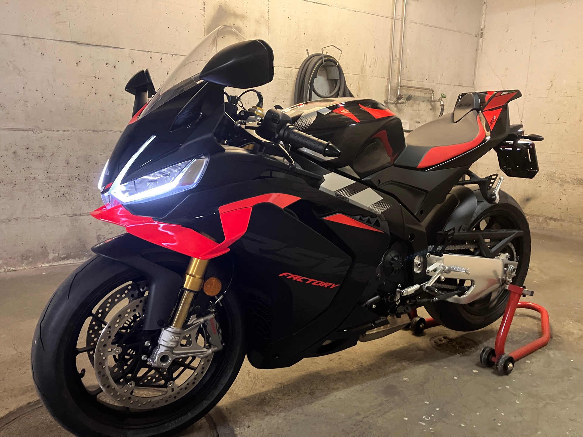 APRILIA RSV4 1100 E5+ Factory-image-12