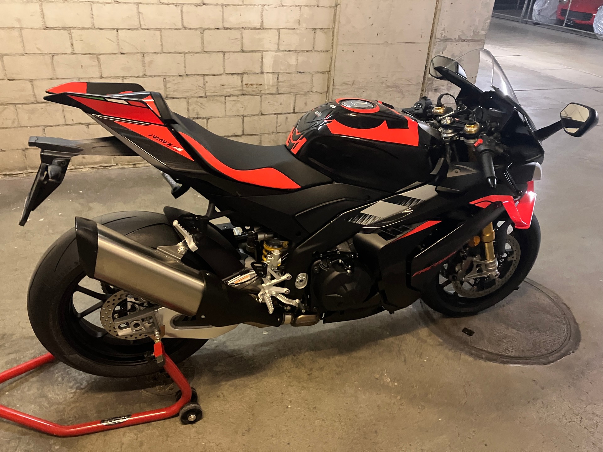 APRILIA RSV4 1100 E5+ Factory-image-8