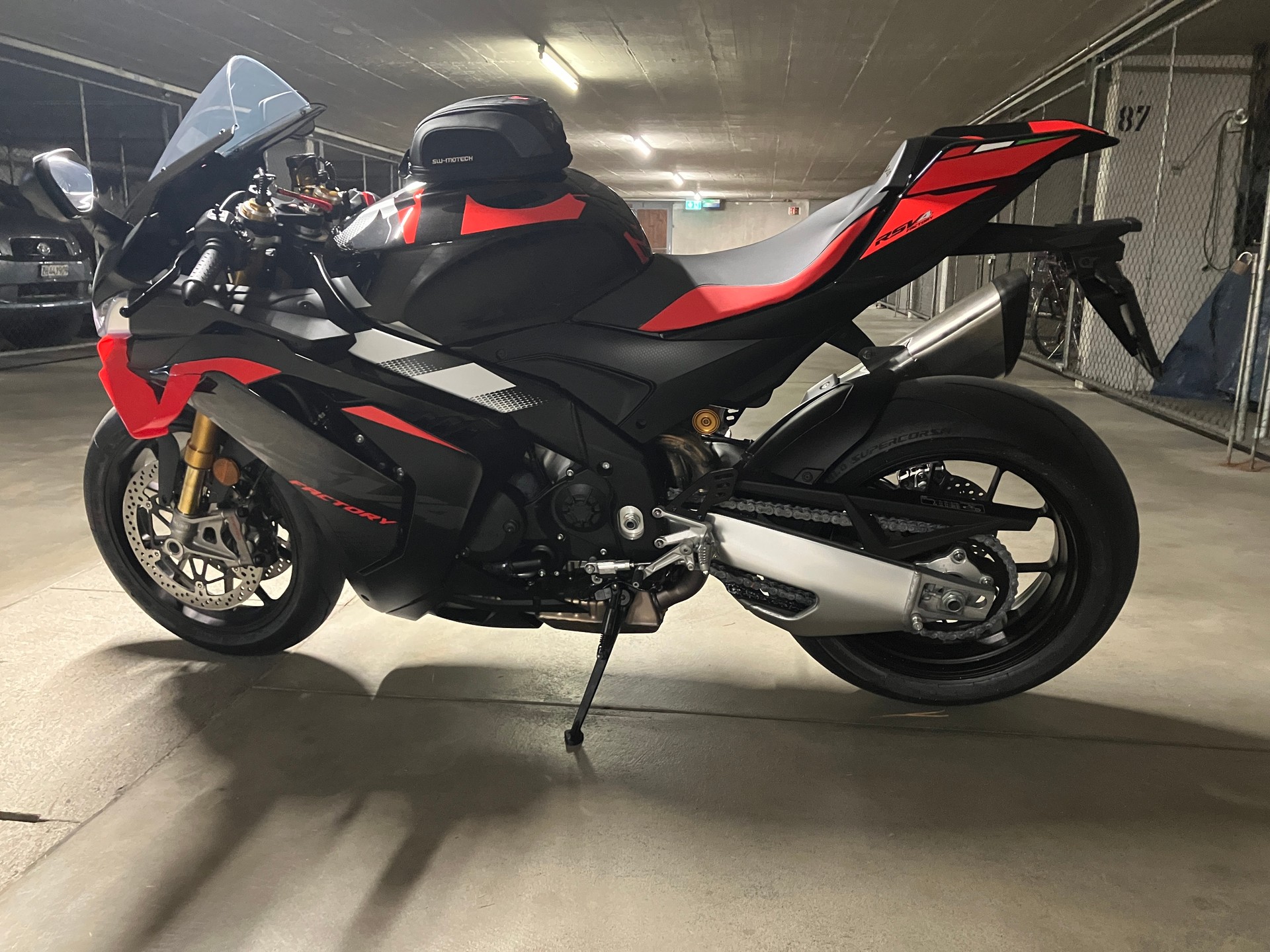 APRILIA RSV4 1100 E5+ Factory-image-4