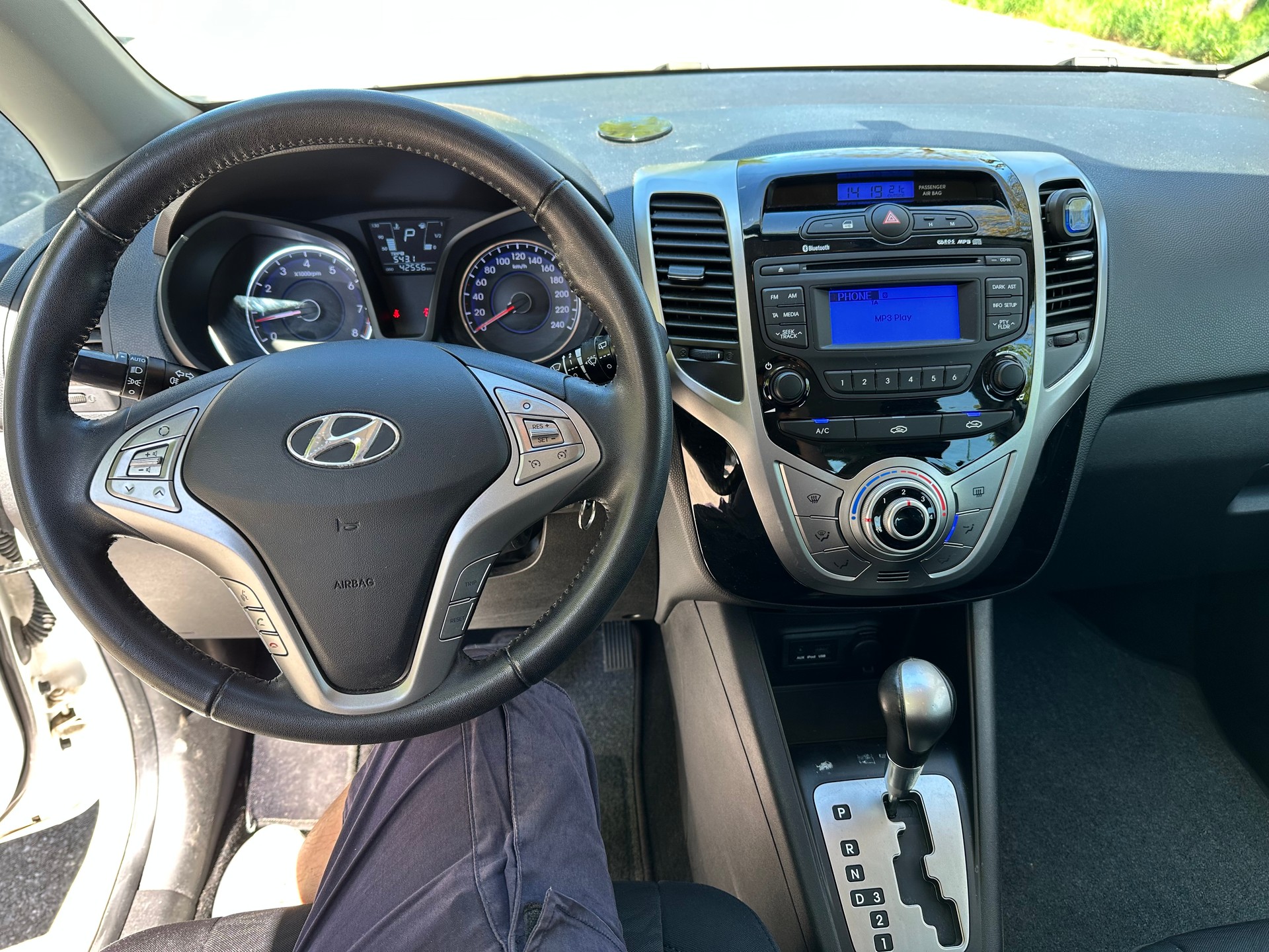 HYUNDAI 1.6 Style-image-9