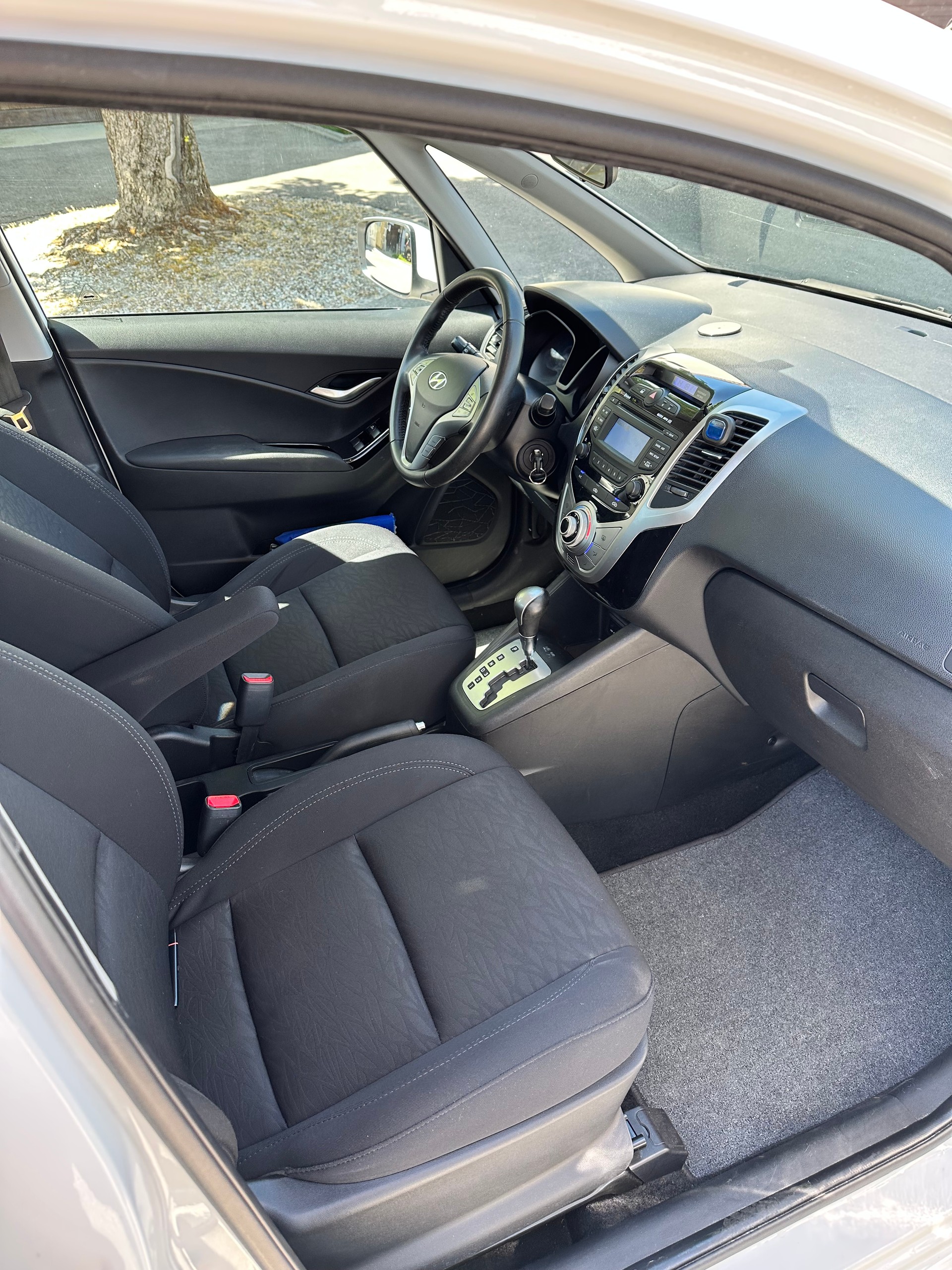 HYUNDAI 1.6 Style-image-4