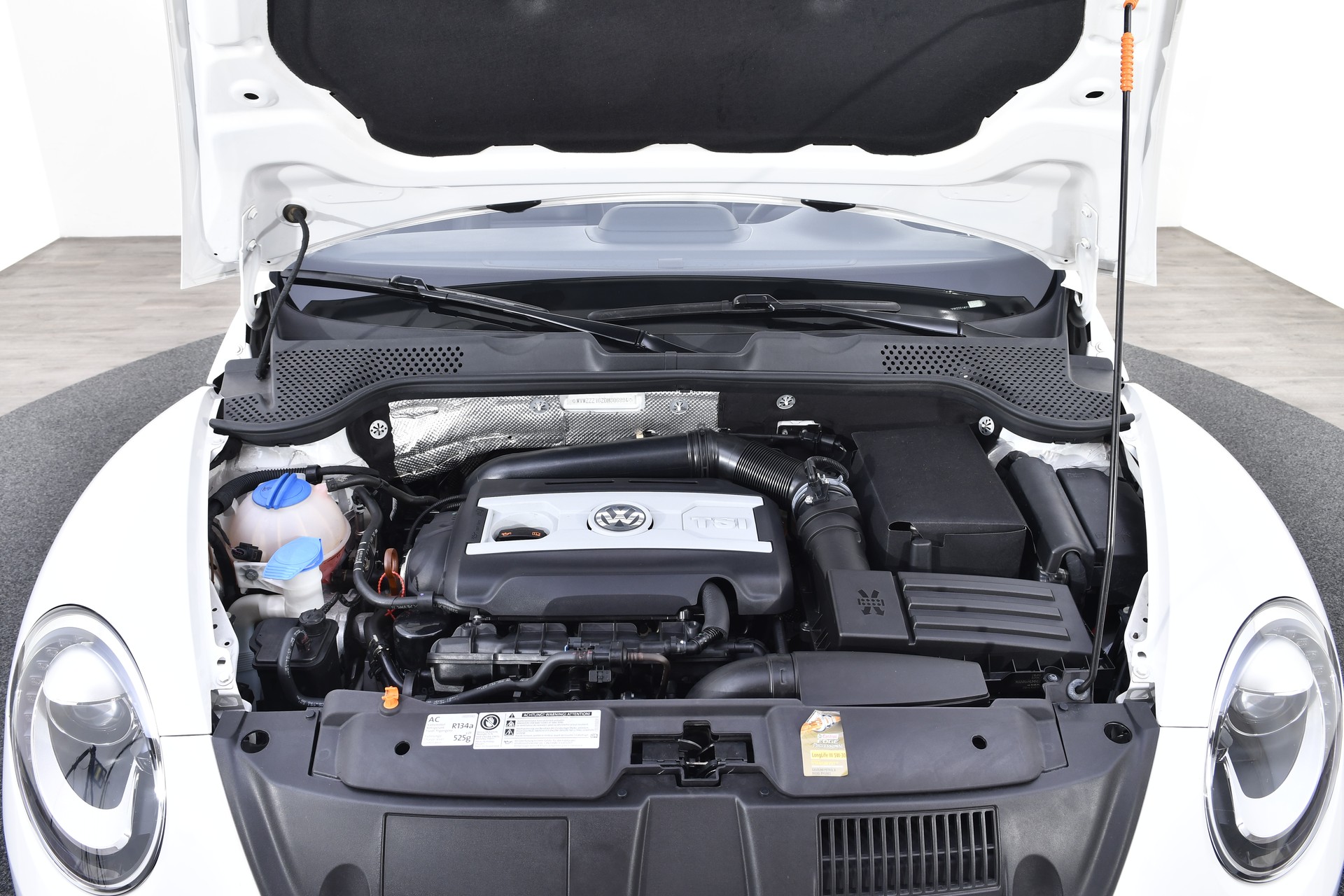 VW Beetle Cabrio 2.0 TSI Sport DSG-image-20