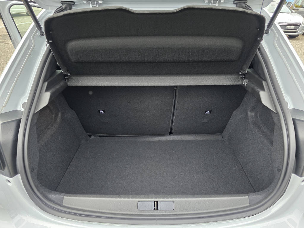 PEUGEOT 208 1.2 Hybrid 145-image-7