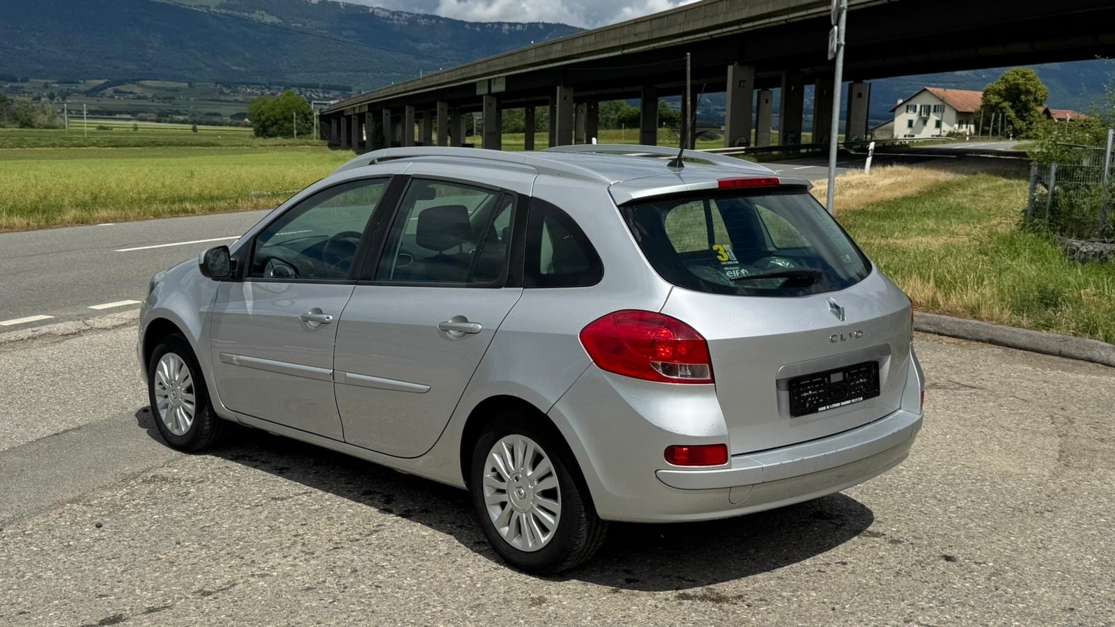 RENAULT Clio Grandtour 1.2 16V Turbo Dynamique-image-5