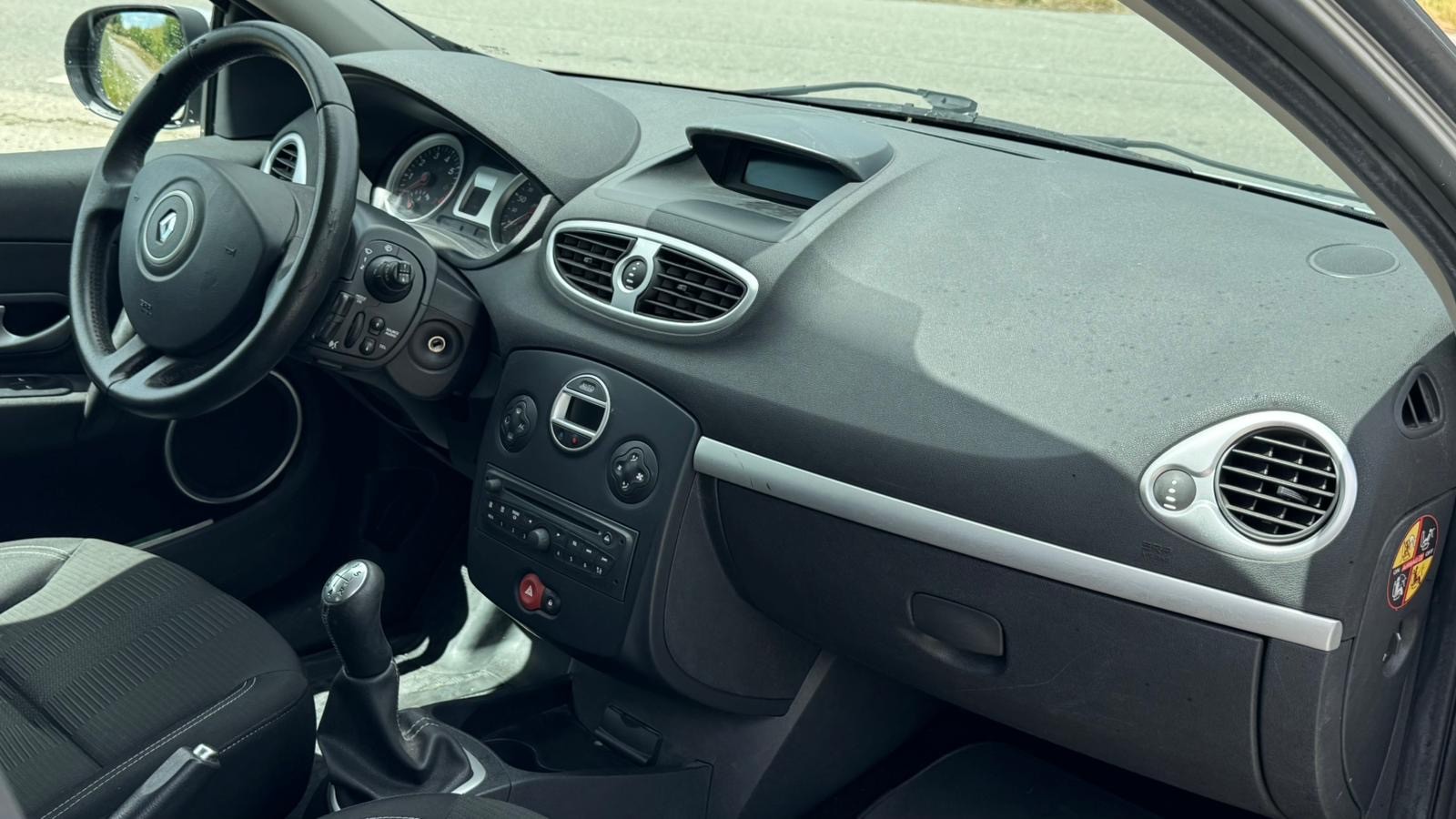 RENAULT Clio Grandtour 1.2 16V Turbo Dynamique-image-10