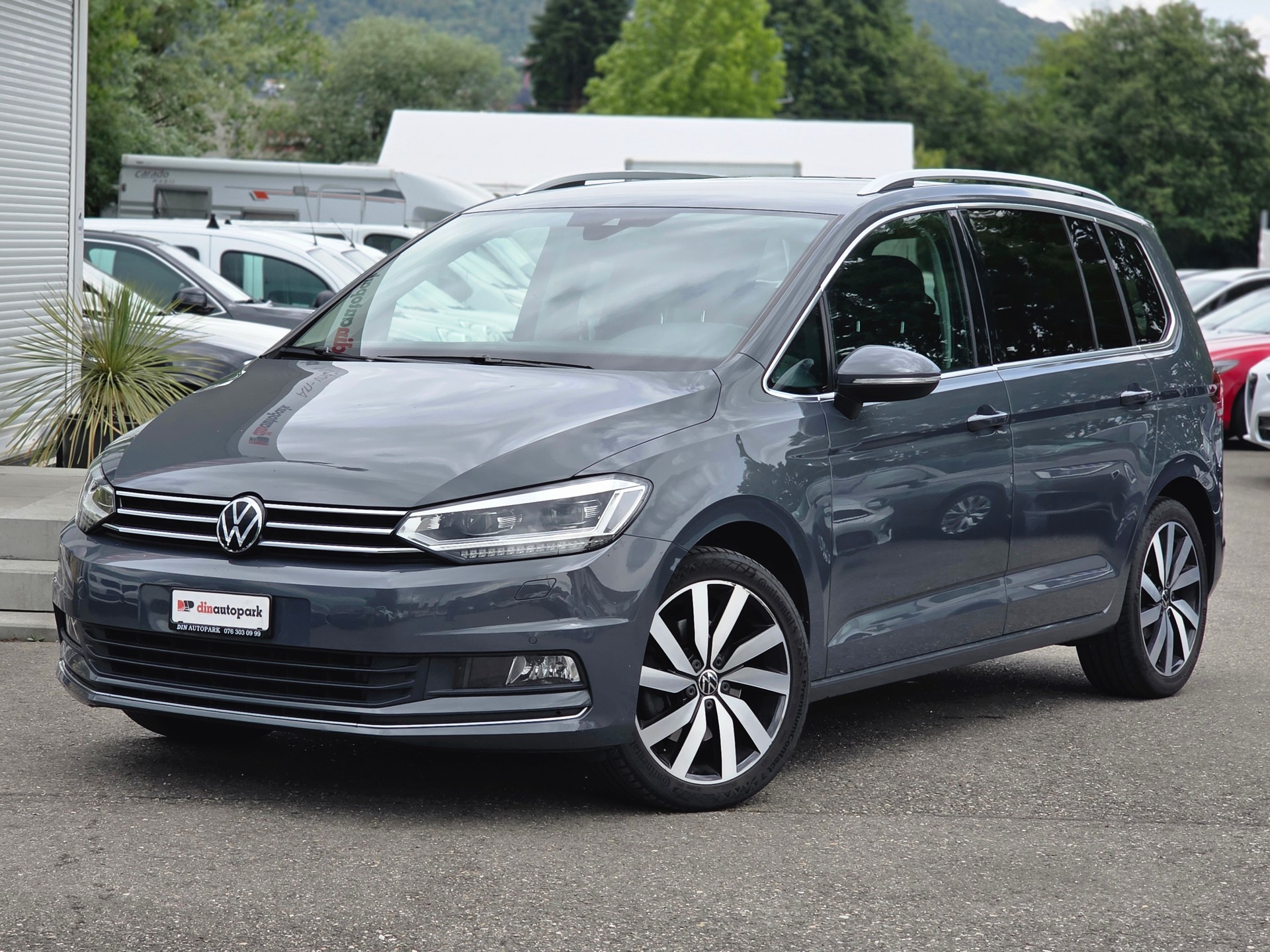 VW Touran 2.0 TDI BlueMotion Technology Highline DSG-showroom-element-1