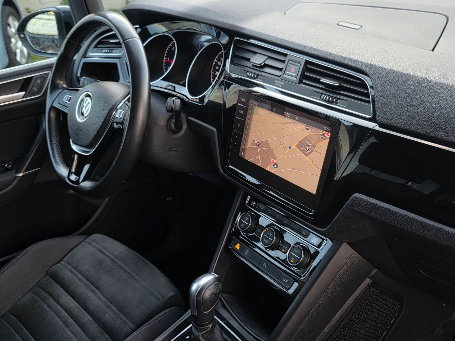 VW Touran 2.0 TDI BlueMotion Technology Highline DSG-image-18