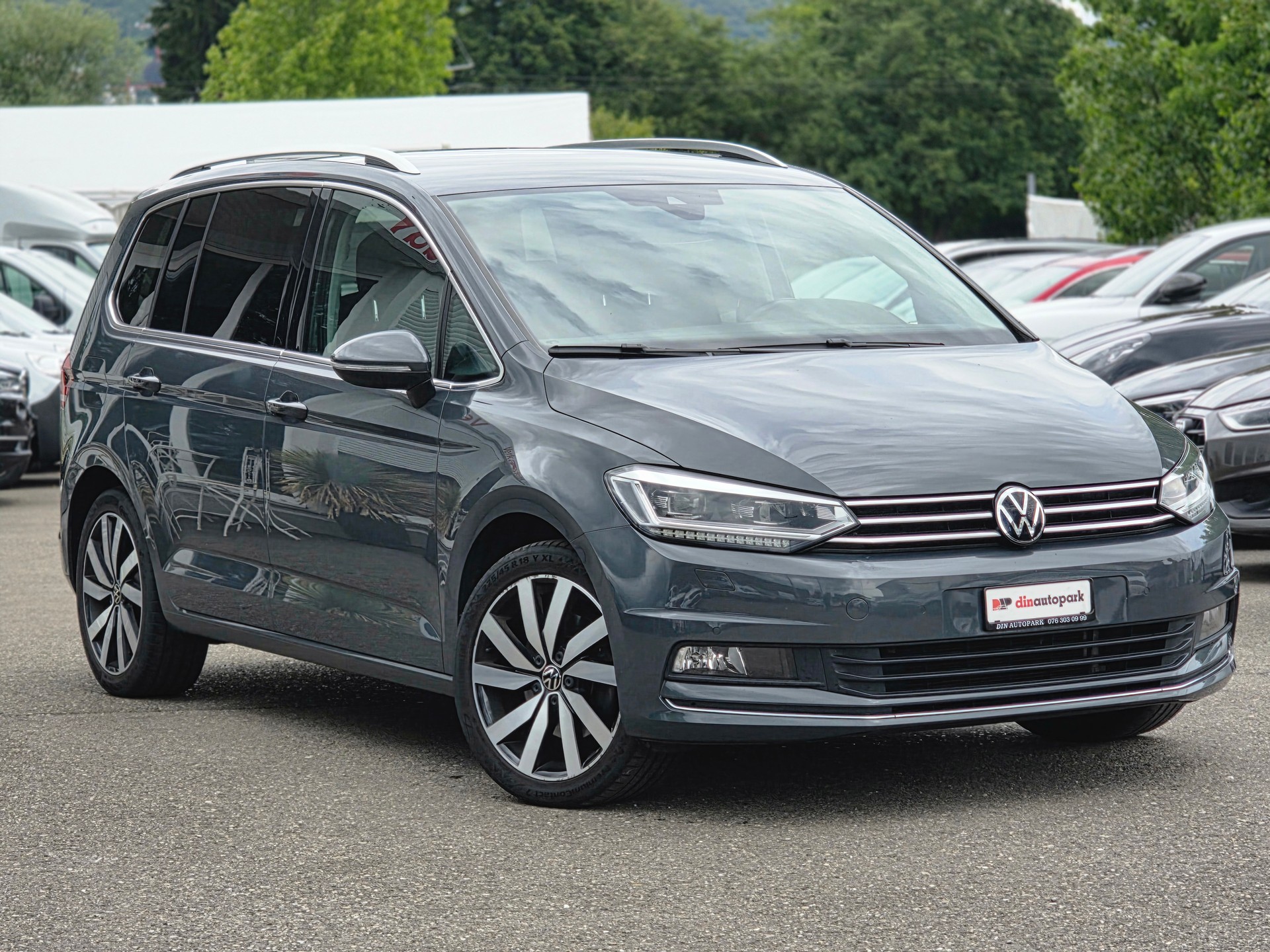 VW Touran 2.0 TDI BlueMotion Technology Highline DSG-showroom-element-3
