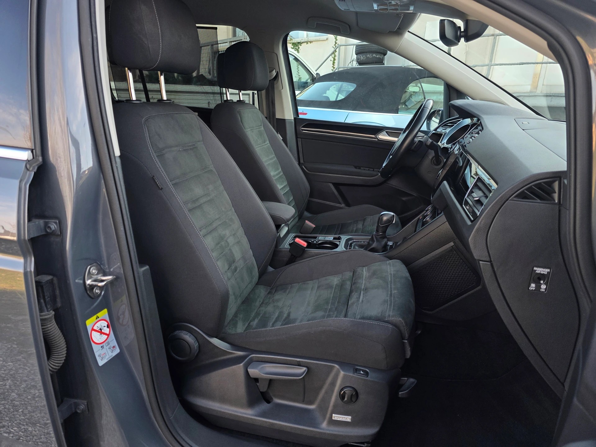 VW Touran 2.0 TDI BlueMotion Technology Highline DSG-image-16