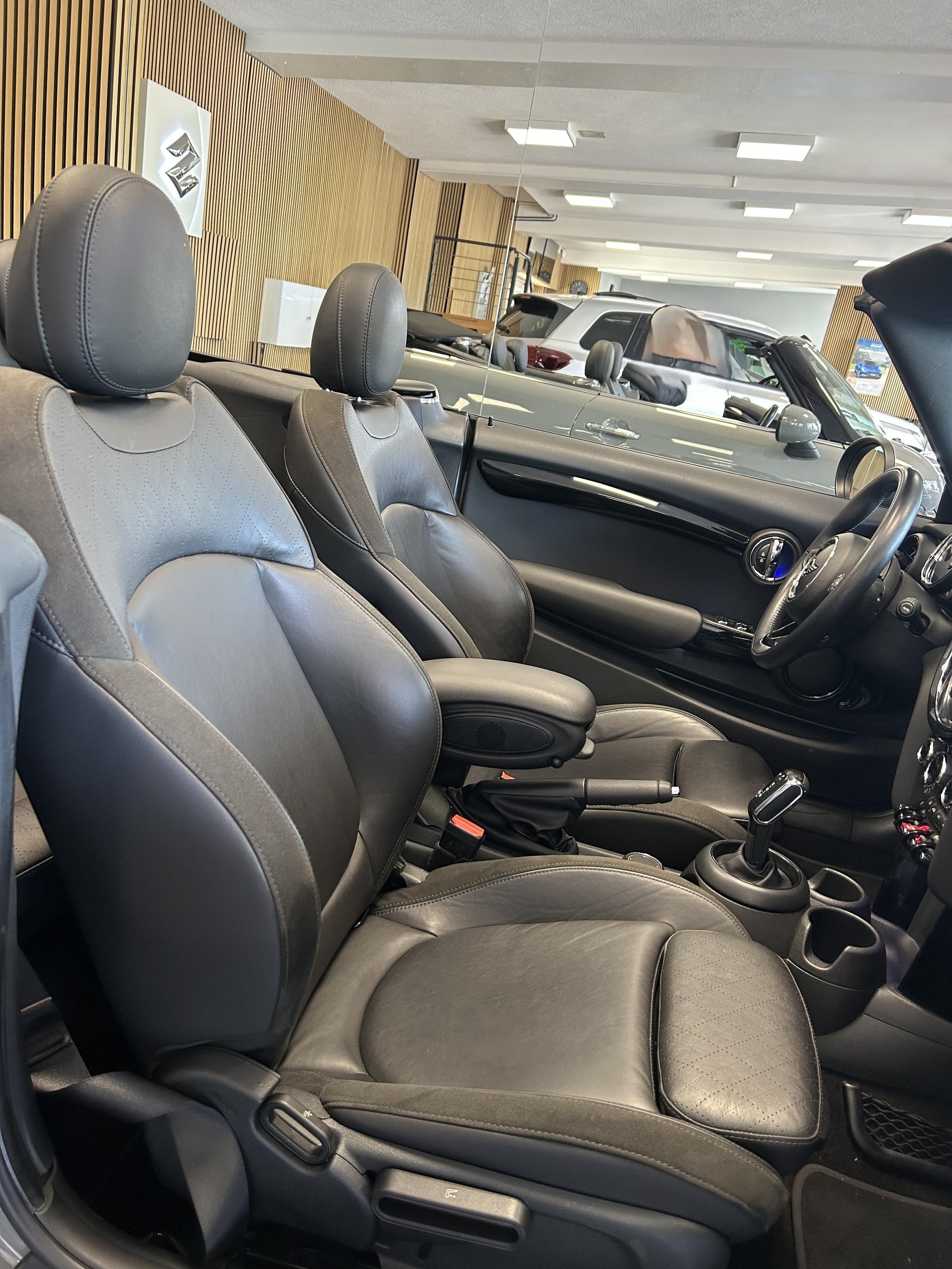 MINI Cabrio F57 2.0i Cooper S CABRIOLET-image-24