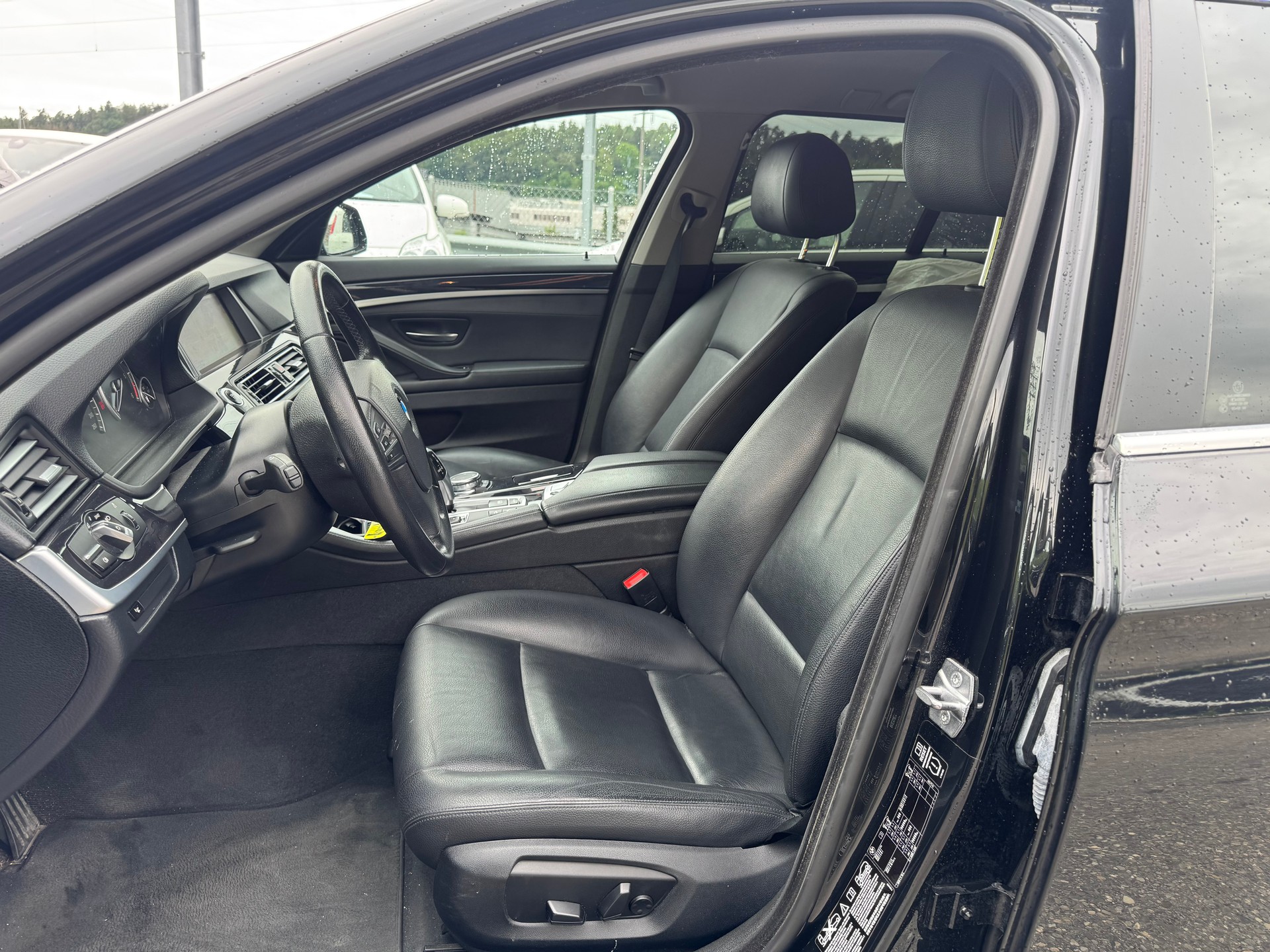 BMW 530d Touring Luxury Line Steptronic-image-8